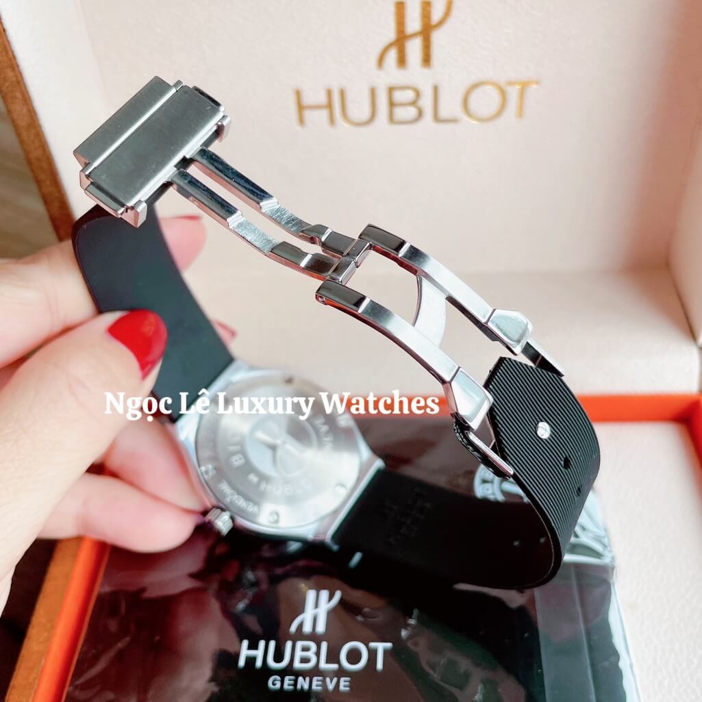 Đồng Hồ Nữ Hublot Classic Fusion 34mm Máy Pin Dây Silicon Đen Đính Đá Vỏ Silver