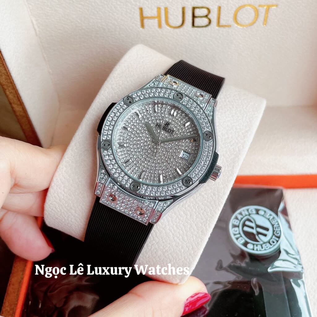 Đồng Hồ Nữ Hublot Classic Fusion 34mm Máy Pin Dây Silicon Đen Đính Full Đá Vỏ Silver