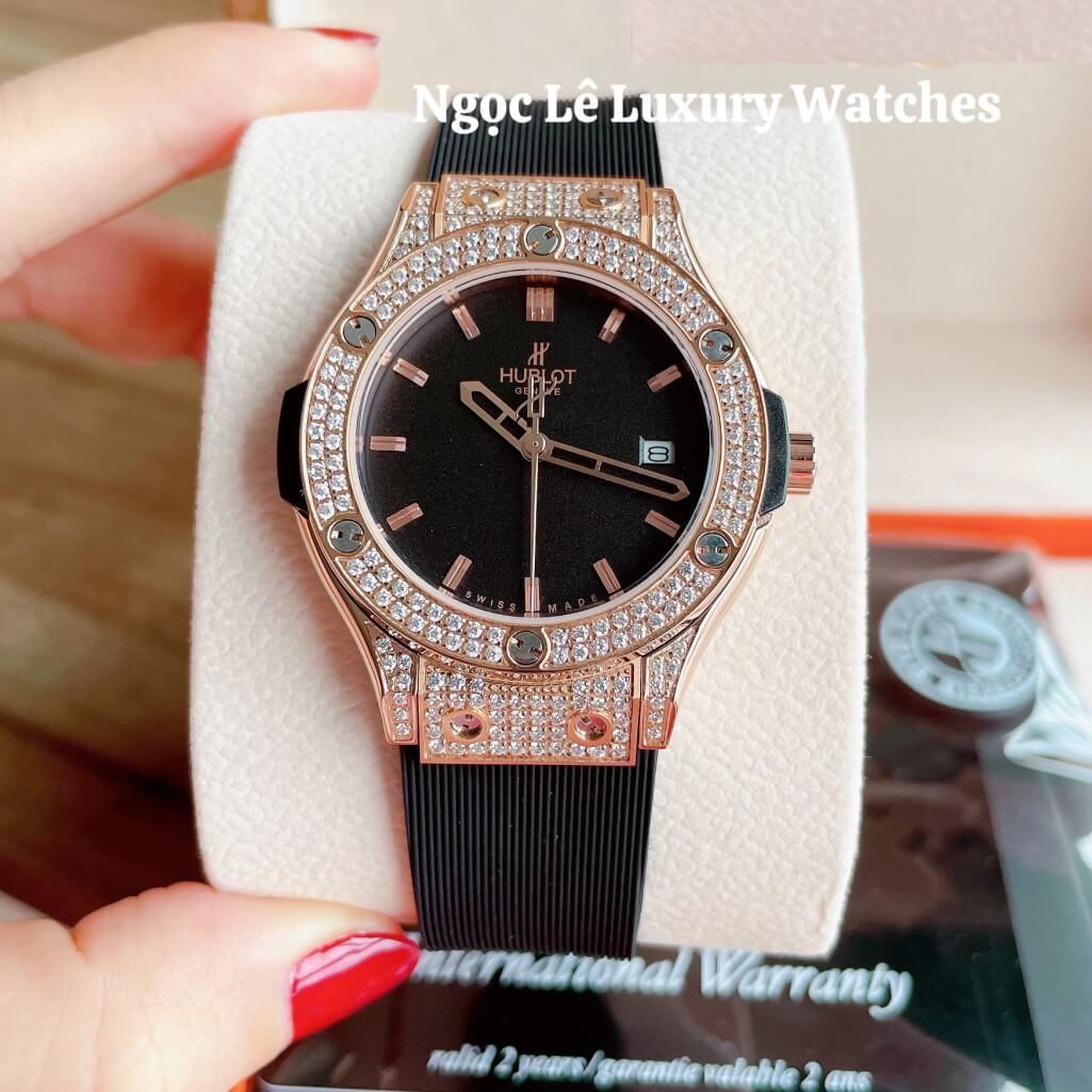Đồng Hồ Nữ Hublot Classic Fusion 34mm Máy Pin Dây Silicon Đen Đính Đá Vỏ Rose Gold
