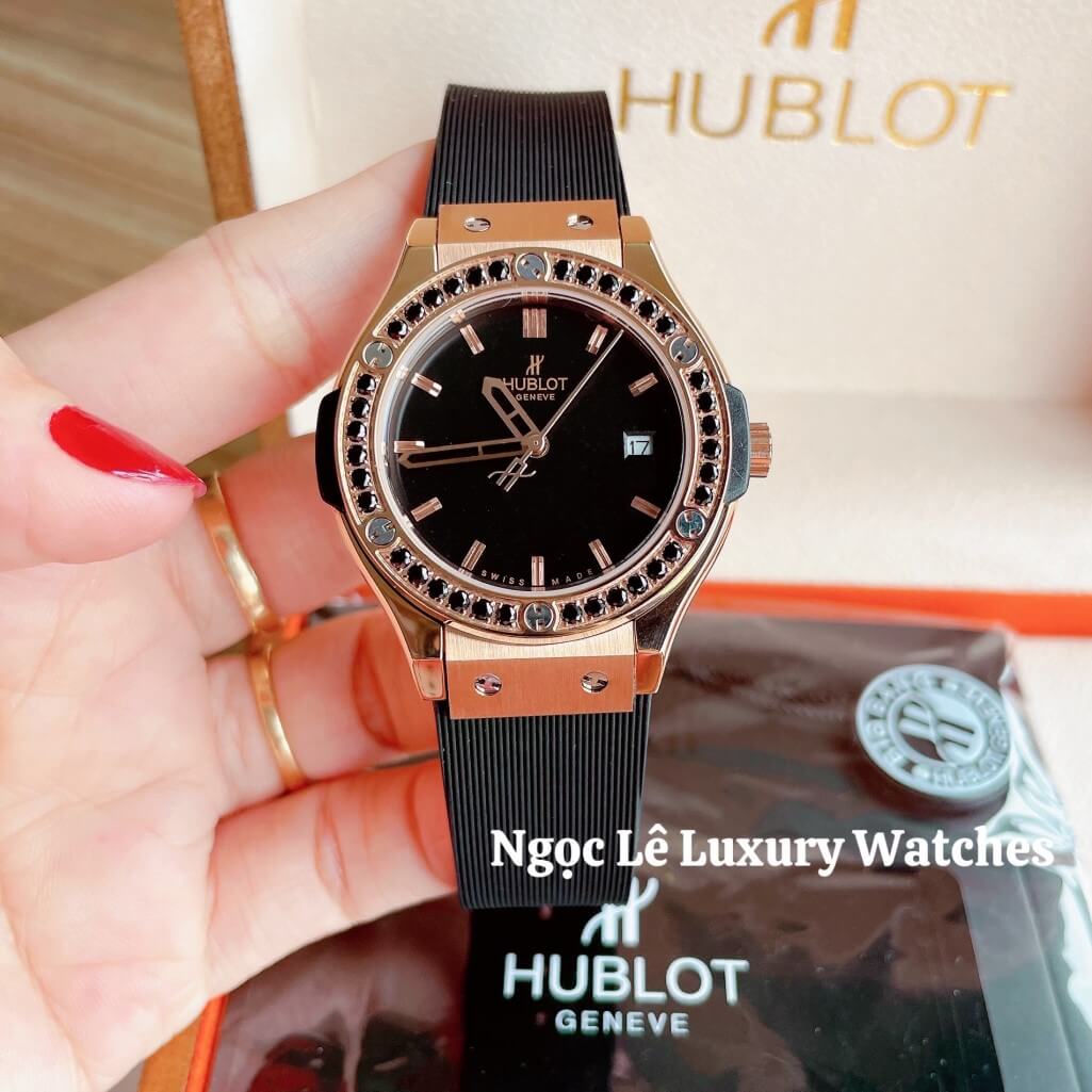 Đồng Hồ Nữ Hublot Classic Fusion 34mm Máy Pin Dây Silicon Đen Đính Đá Vỏ Rose Gold