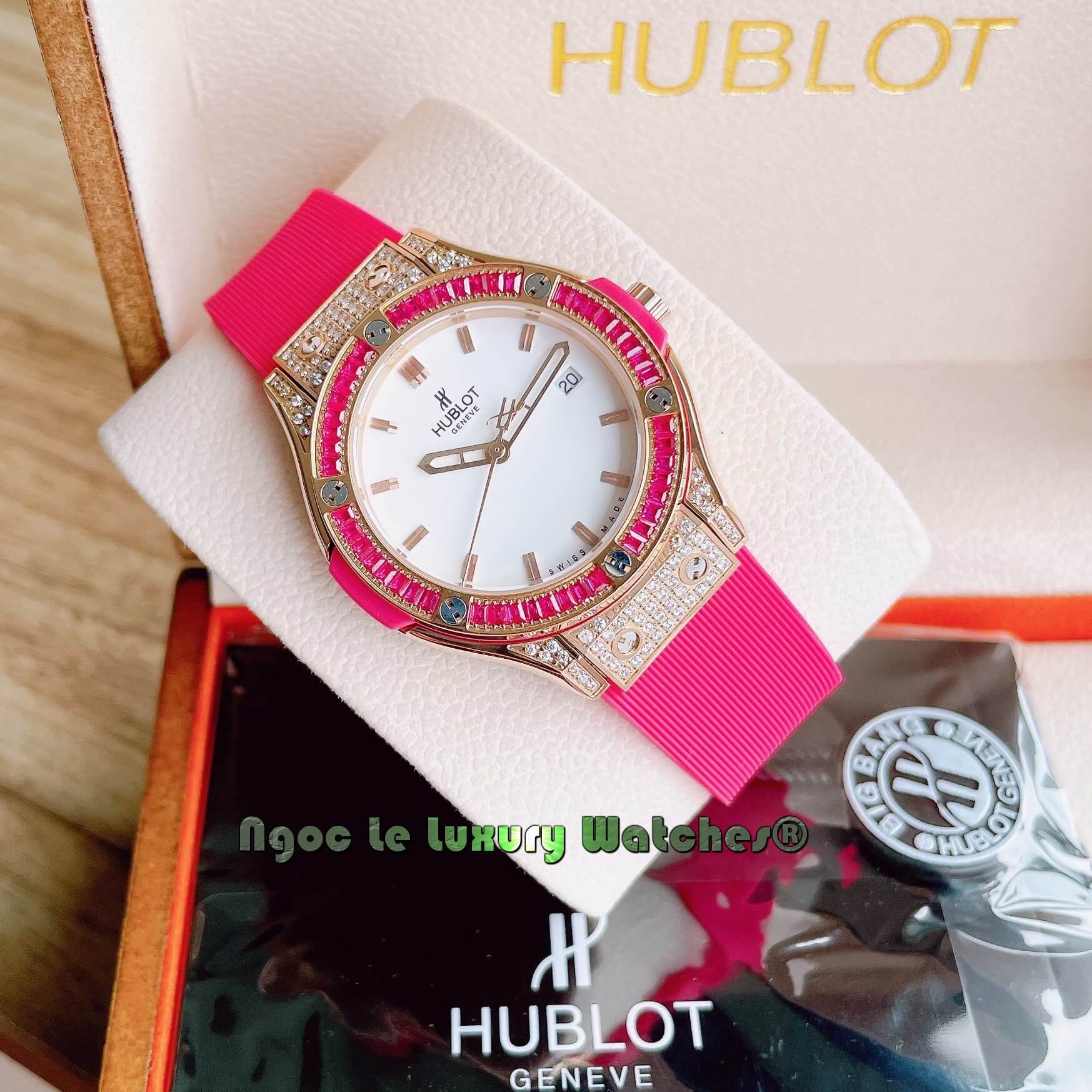 Đồng Hồ Nữ Hublot Classic Fusion 34mm Máy Pin Dây Silicon Hồng Đính Đá Vỏ Rose Gold