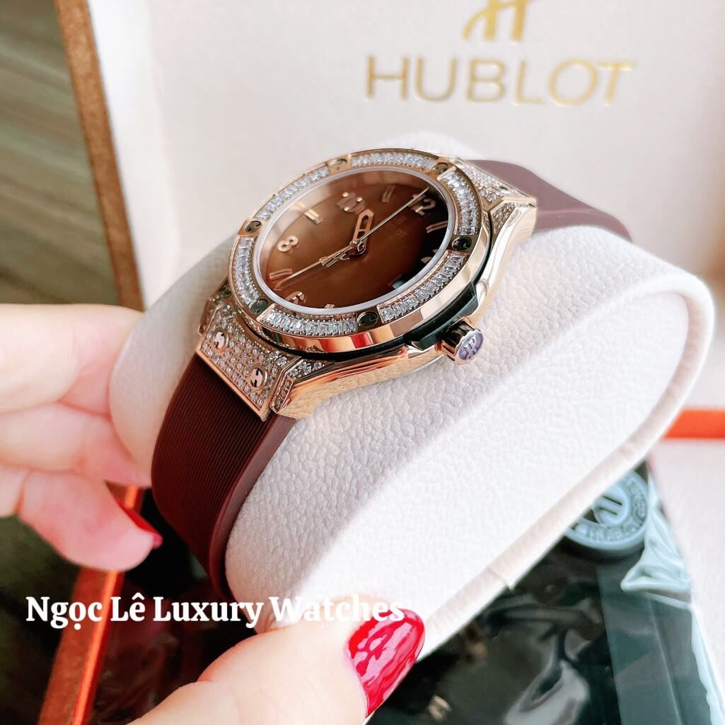 Đồng Hồ Nữ Hublot Classic Fusion 34mm Máy Pin Dây Silicon Nâu Đính Đá Vỏ Rose Gold