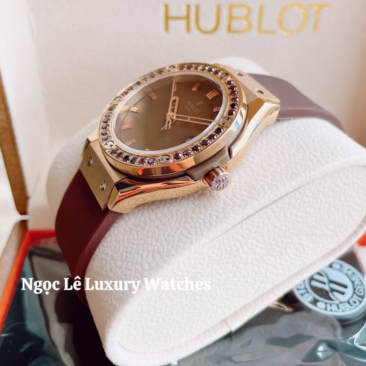 Đồng Hồ Nữ Hublot Classic Fusion 34mm Máy Pin Dây Silicon Nâu Đính Đá Vỏ Rose Gold