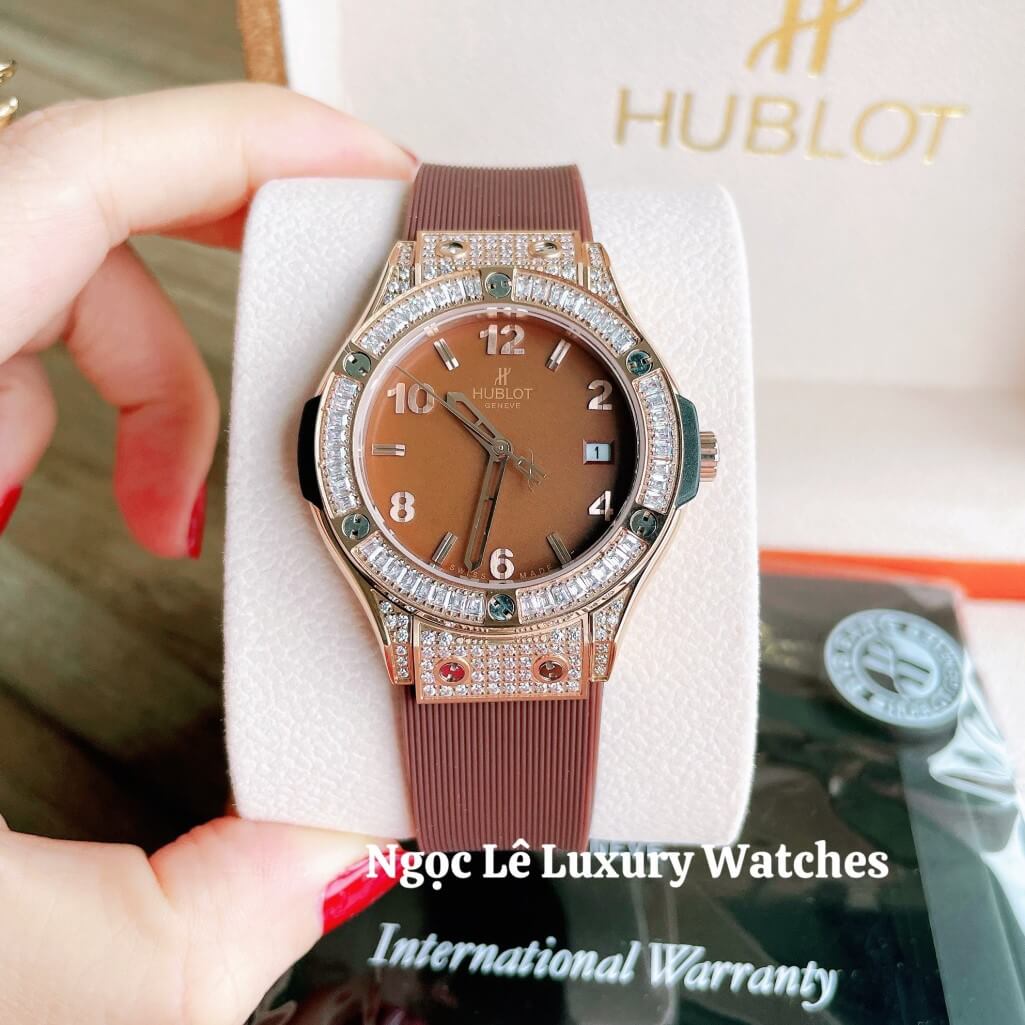Đồng Hồ Nữ Hublot Classic Fusion 34mm Máy Pin Dây Silicon Nâu Đính Đá Vỏ Rose Gold