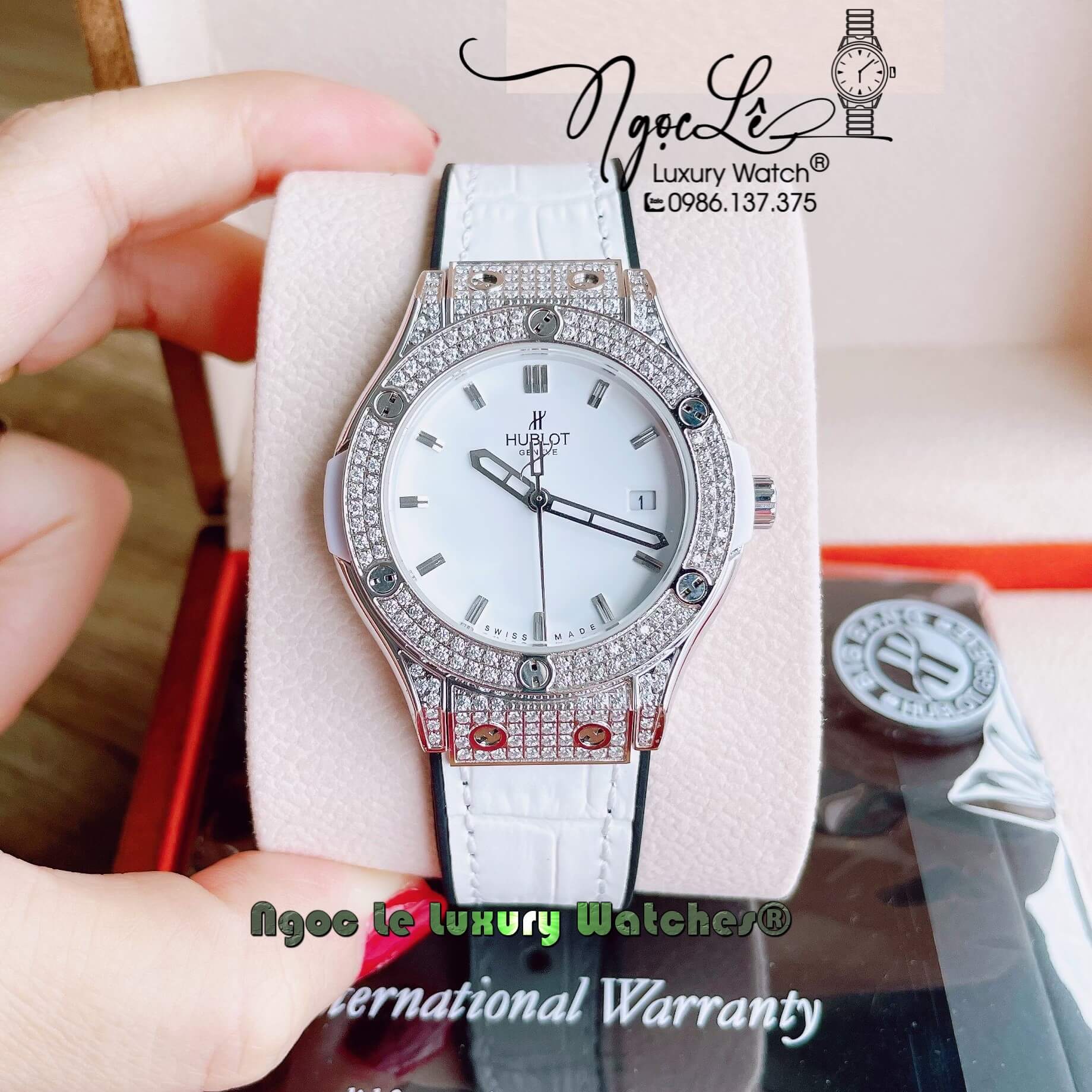 Đồng Hồ Nữ Hublot Classic Fusion 34mm Máy Pin Dây Da Silicon Trắng Đính Đá Vỏ Silver