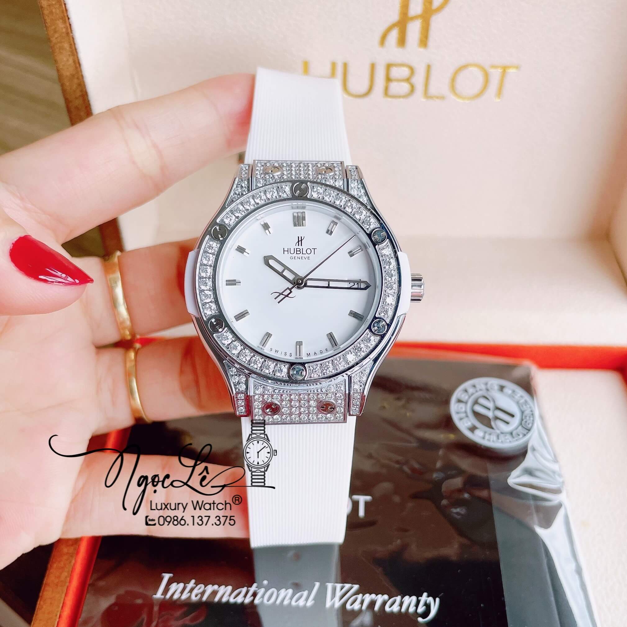 Đồng Hồ Nữ Hublot Classic Fusion 34mm Máy Pin Dây Silicon Trắng Đính Đá Vỏ Silver
