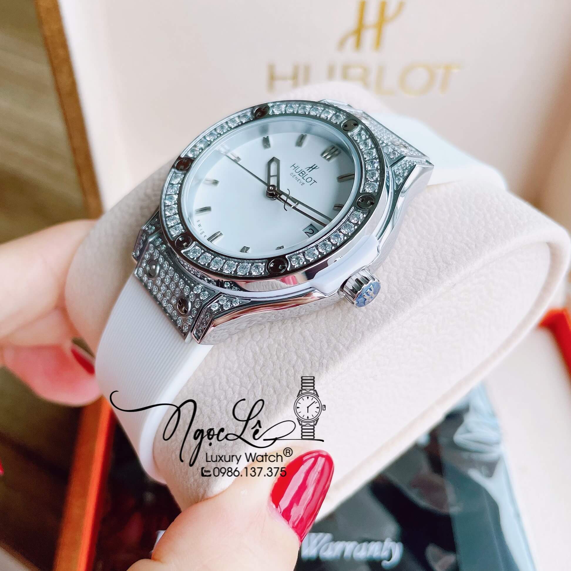 Đồng Hồ Nữ Hublot Classic Fusion 34mm Máy Pin Dây Silicon Trắng Đính Đá Vỏ Silver