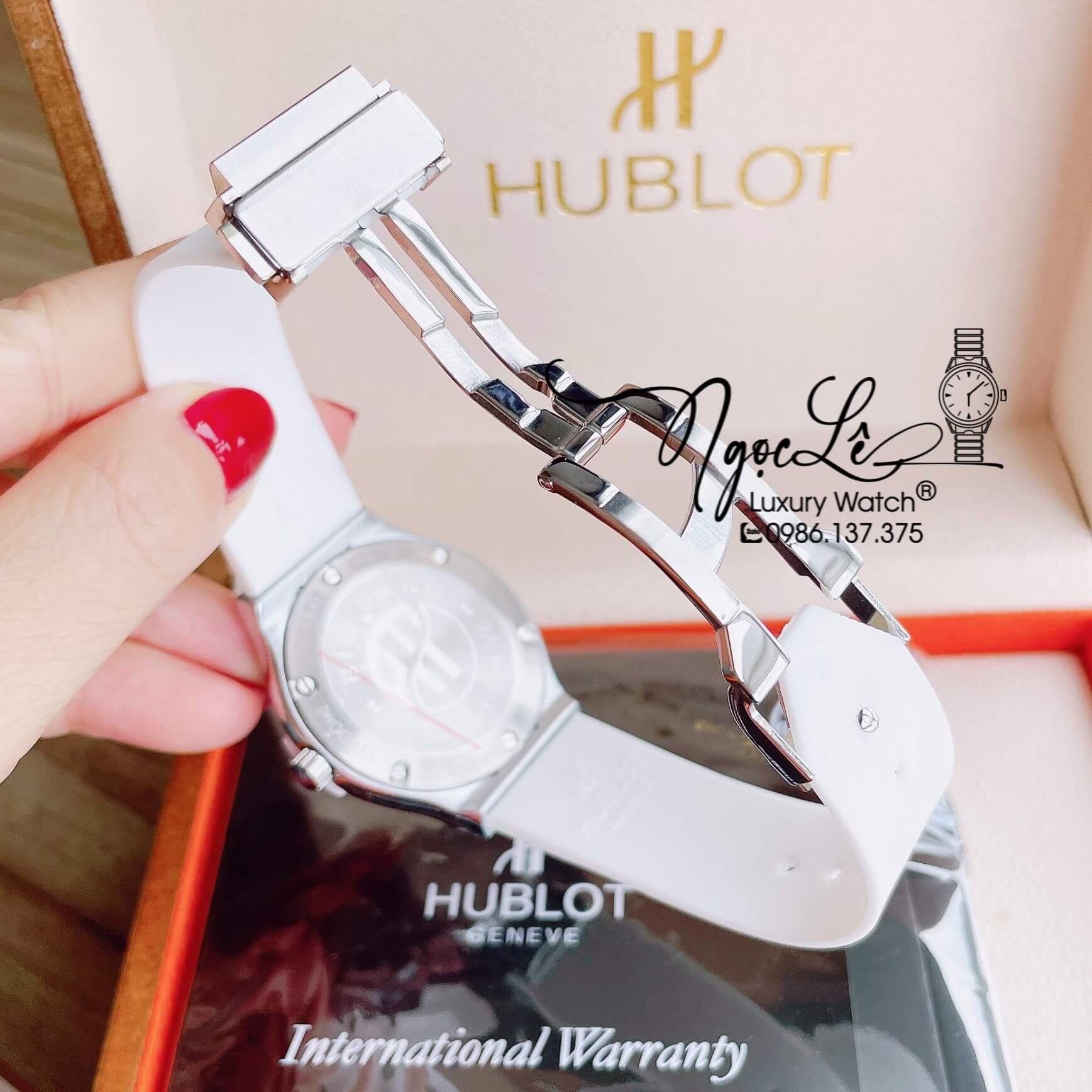 Đồng Hồ Nữ Hublot Classic Fusion 34mm Máy Pin Dây Silicon Trắng Đính Đá Vỏ Silver