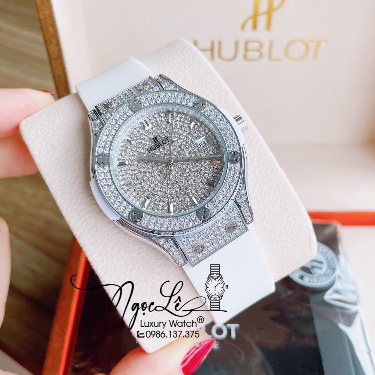 Đồng Hồ Nữ Hublot Classic Fusion 34mm Máy Pin Dây Silicon Trắng Đính Full Đá Vỏ Silver
