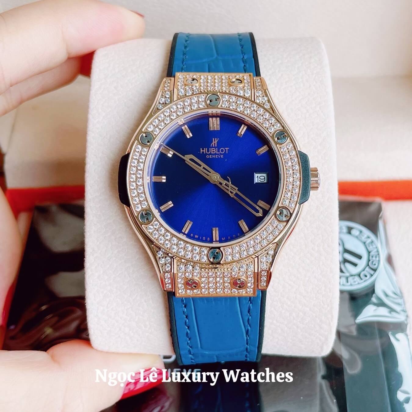 Đồng Hồ Nữ Hublot Classic Fusion 34mm Máy Pin Dây Da Silicon Xanh Đính Đá Vỏ Rose Gold