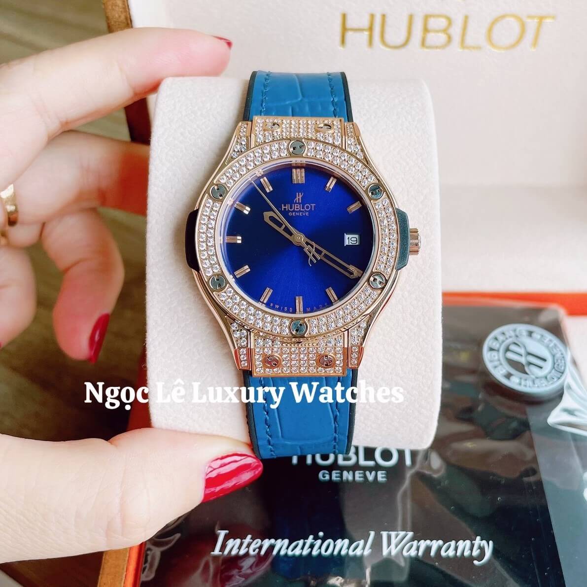 Đồng Hồ Nữ Hublot Classic Fusion 34mm Máy Pin Dây Da Silicon Xanh Đính Đá Vỏ Rose Gold