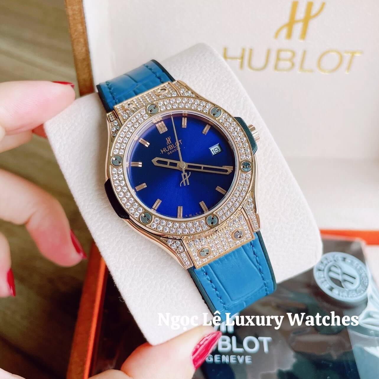 Đồng Hồ Nữ Hublot Classic Fusion 34mm Máy Pin Dây Da Silicon Xanh Đính Đá Vỏ Rose Gold