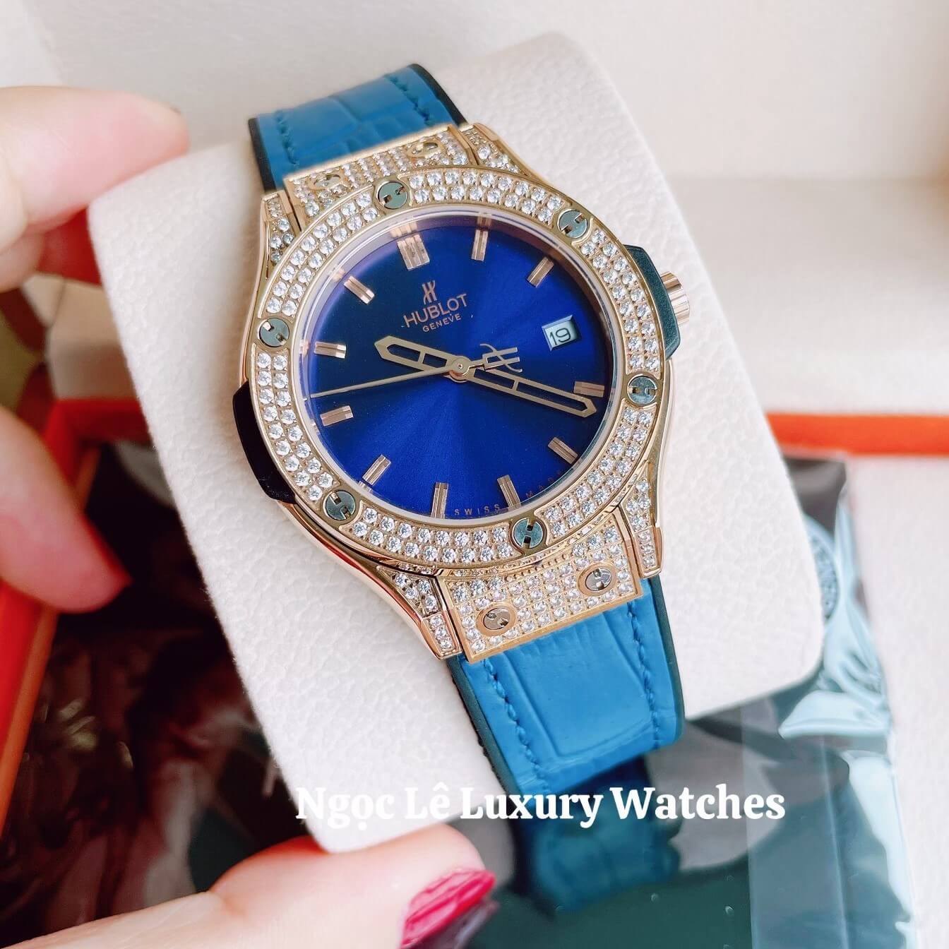 Đồng Hồ Nữ Hublot Classic Fusion 34mm Máy Pin Dây Da Silicon Xanh Đính Đá Vỏ Rose Gold