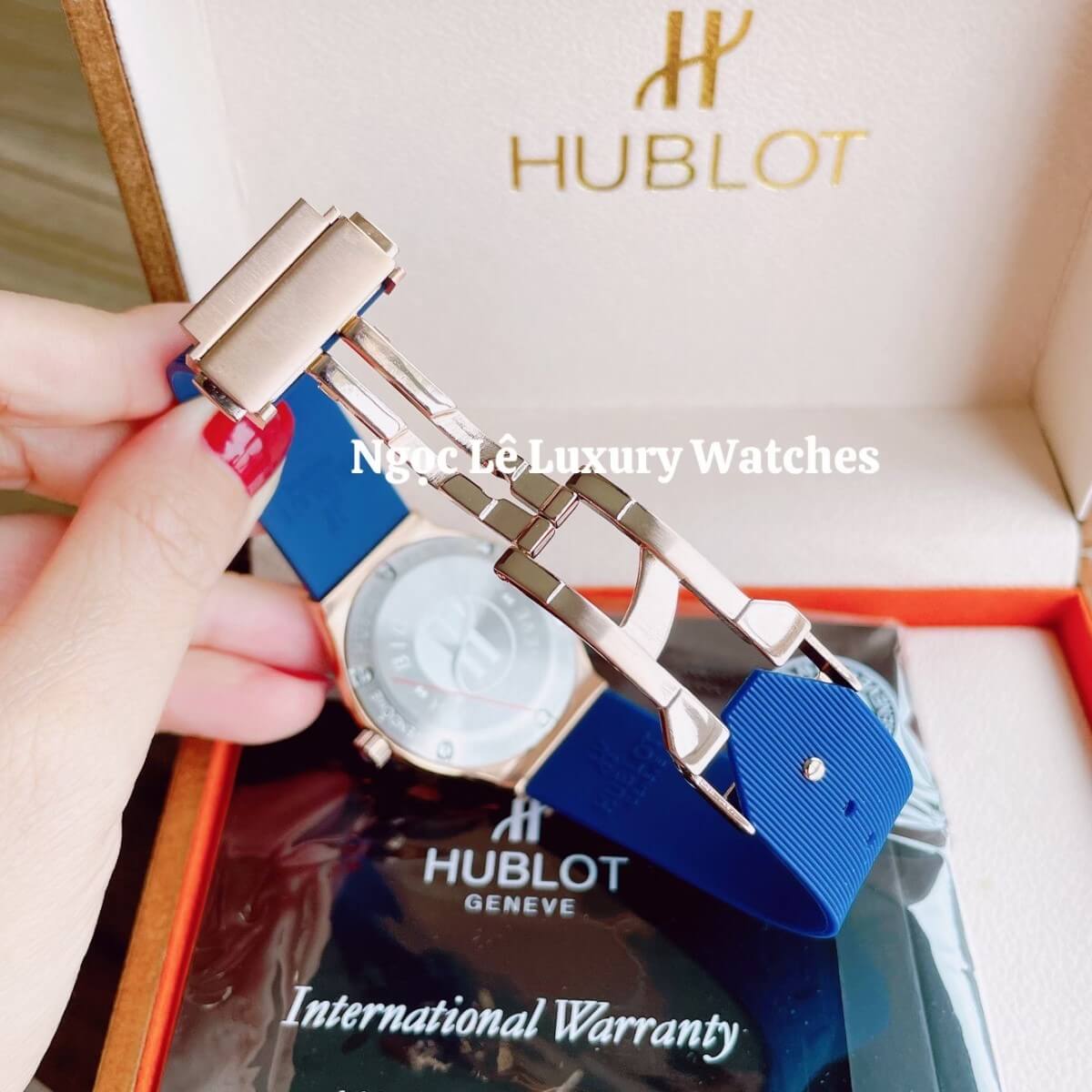 Đồng Hồ Nữ Hublot Classic Fusion 34mm Máy Pin Dây Silicon Xanh Đính Đá Vỏ Rose Gold