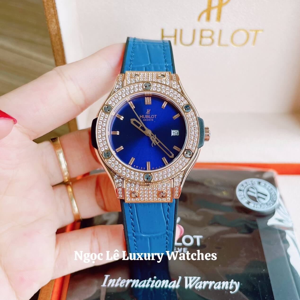Đồng Hồ Nữ Hublot Classic Fusion 34mm Máy Pin Dây Da Silicon Xanh Đính Đá Vỏ Rose Gold