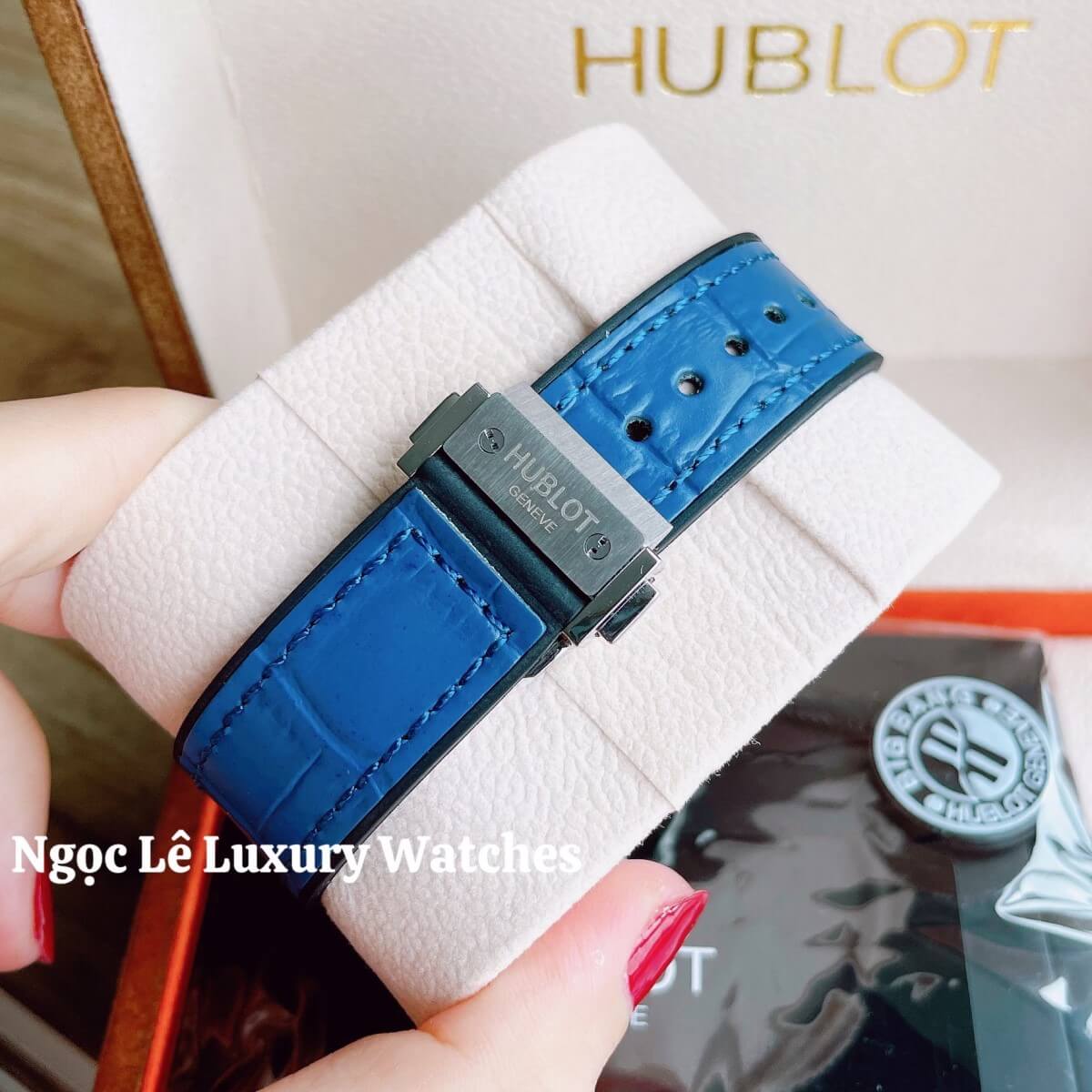 Đồng Hồ Nữ Hublot Classic Fusion 34mm Máy Pin Dây Da Silicon Xanh Đính Đá Vỏ Silver
