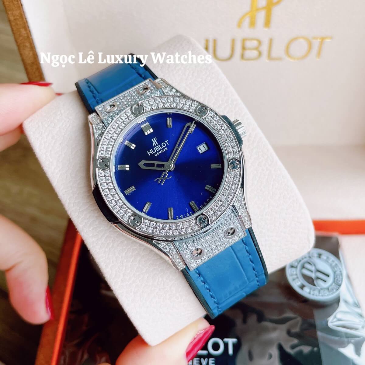 Đồng Hồ Nữ Hublot Classic Fusion 34mm Máy Pin Dây Da Silicon Xanh Đính Đá Vỏ Silver