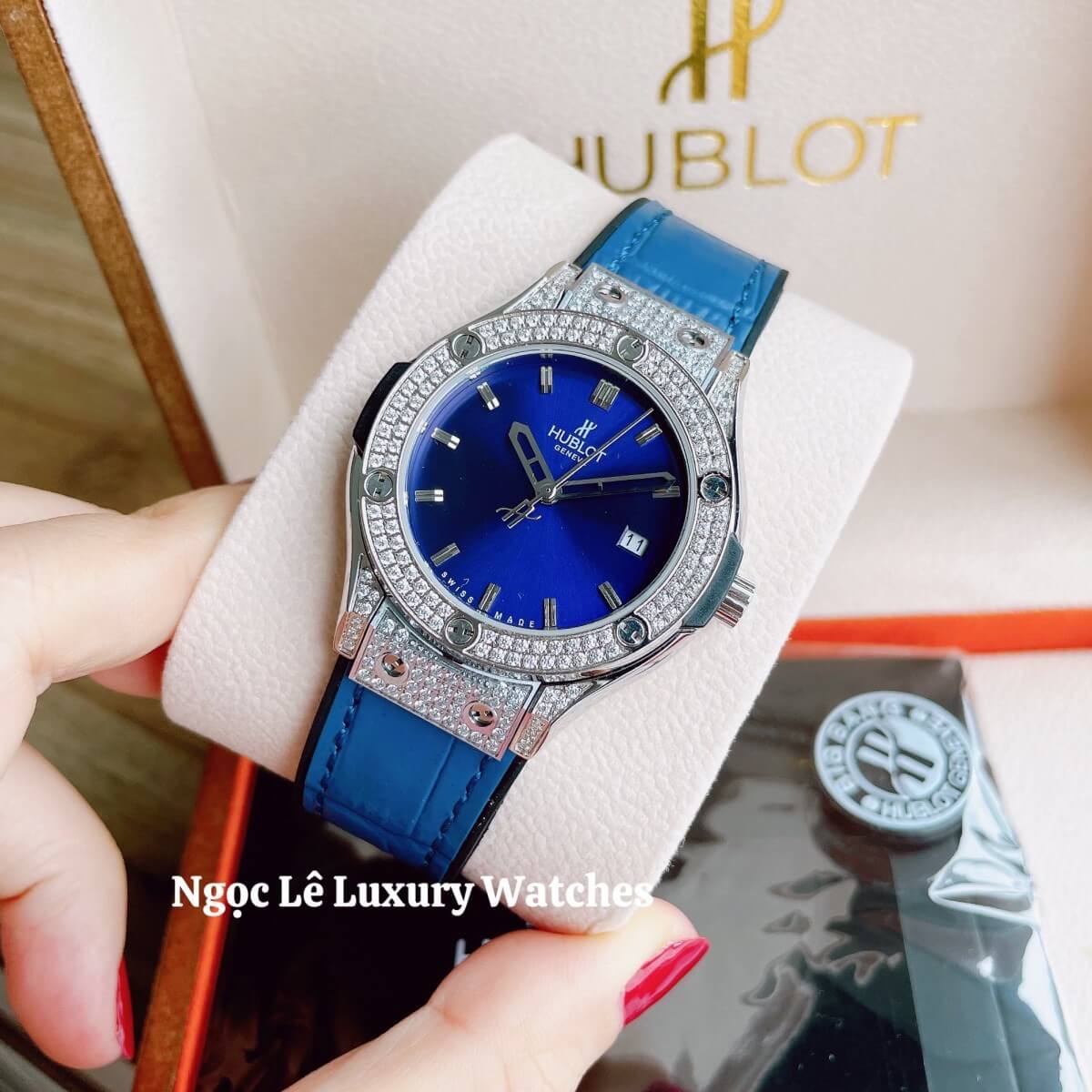 Đồng Hồ Nữ Hublot Classic Fusion 34mm Máy Pin Dây Da Silicon Xanh Đính Đá Vỏ Silver