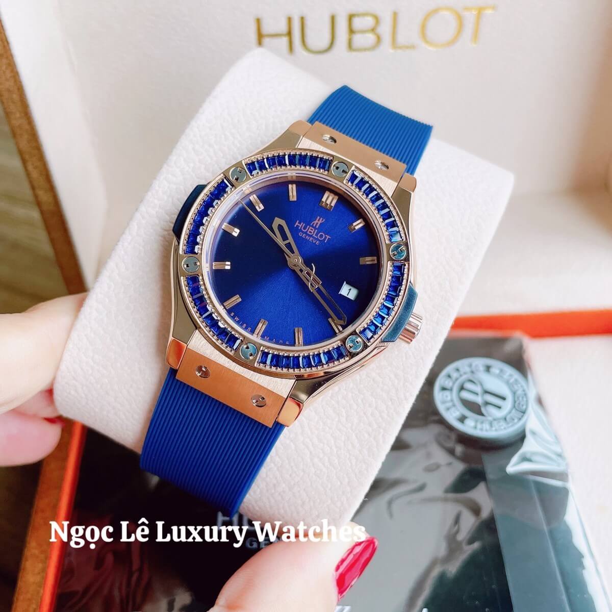 Đồng Hồ Nữ Hublot Classic Fusion 34mm Máy Pin Dây Silicon Xanh Đính Đá Vỏ Rose Gold