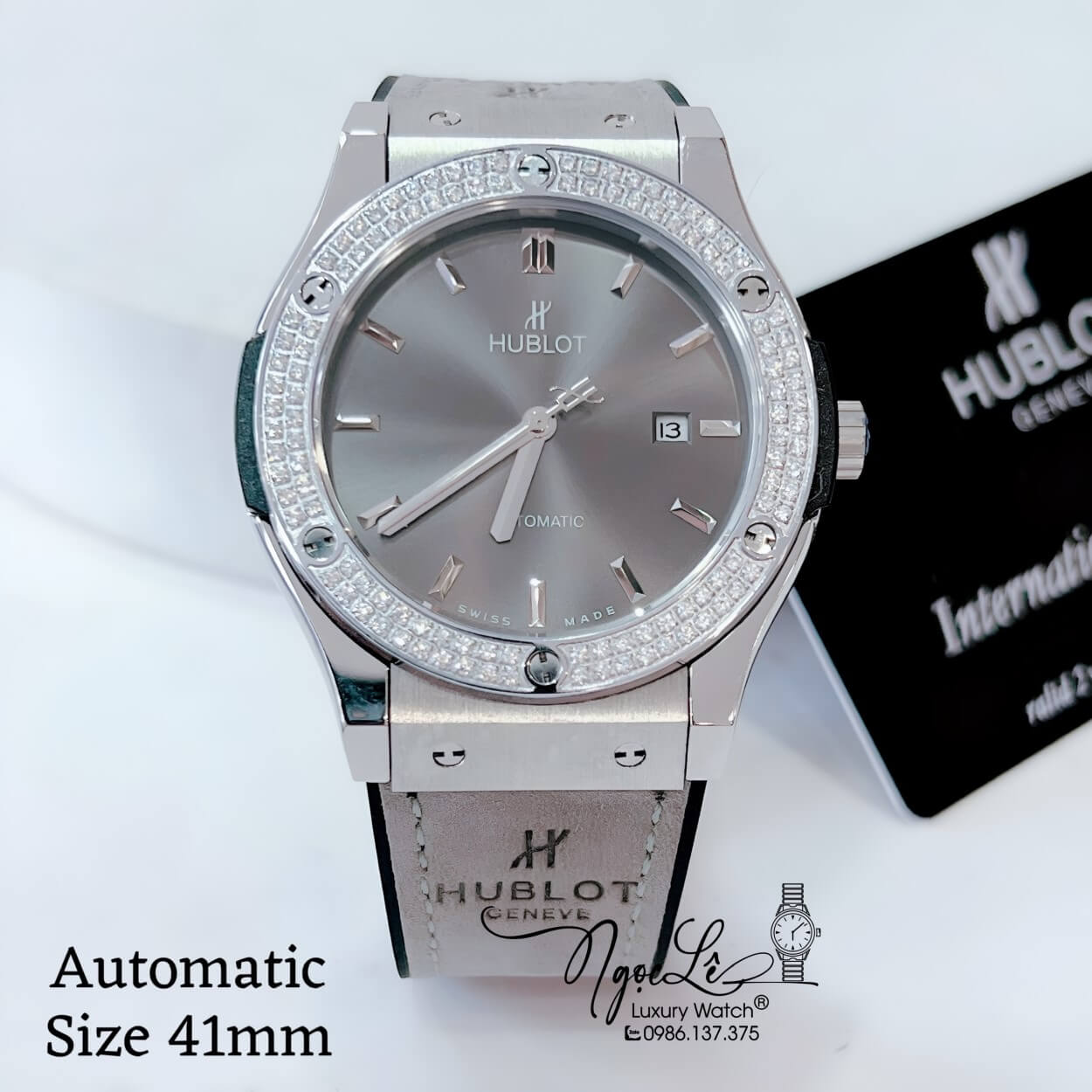 Đồng Hồ Hublot Classic Fusion Nam Tự Động Dây Da Silicon Xám Đính Đá Mịn Silver 41mm