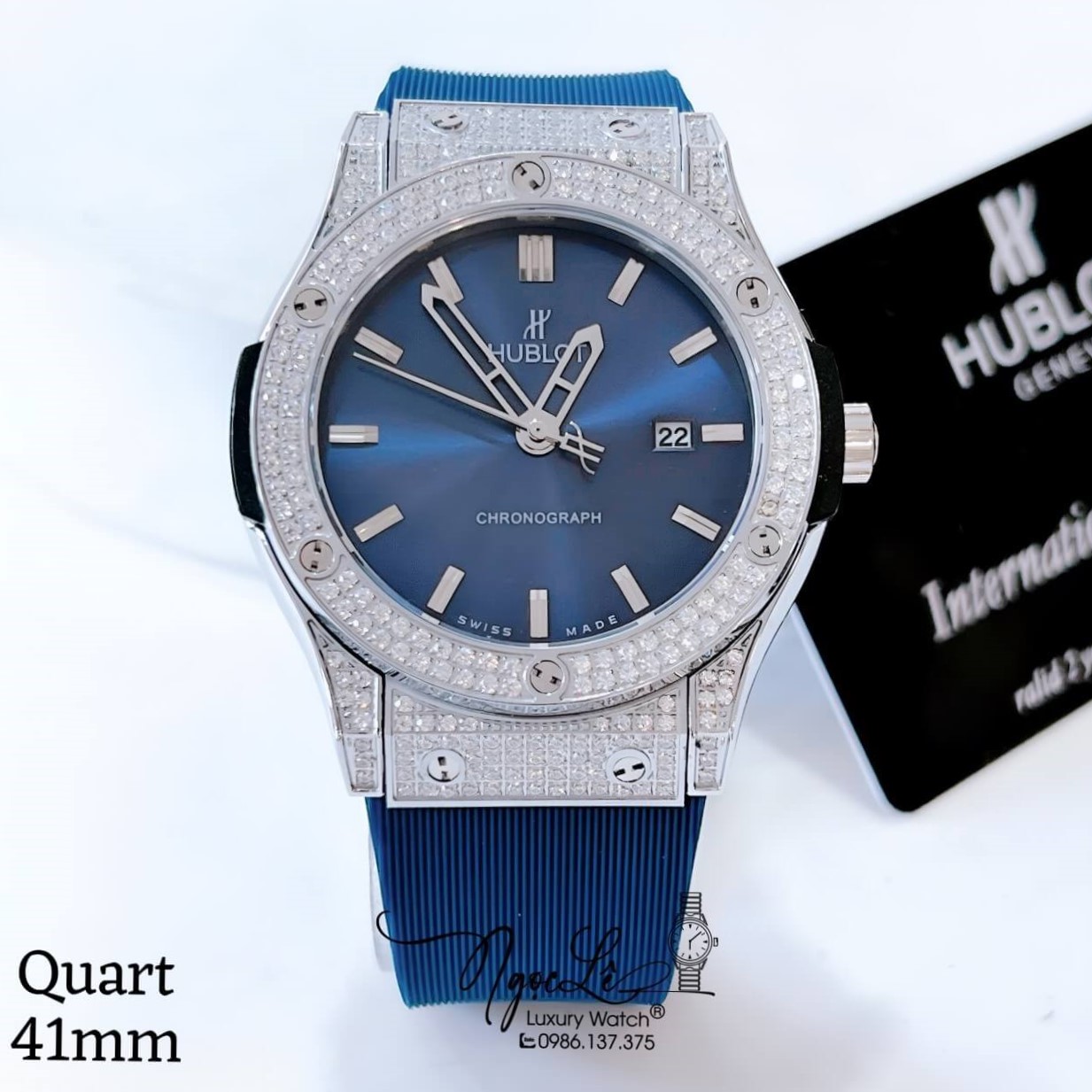 Đồng Hồ Hublot Classic Fusion Nam Dây Silicon Xanh Navy Đính Đá Mịn Vỏ Silver 41mm