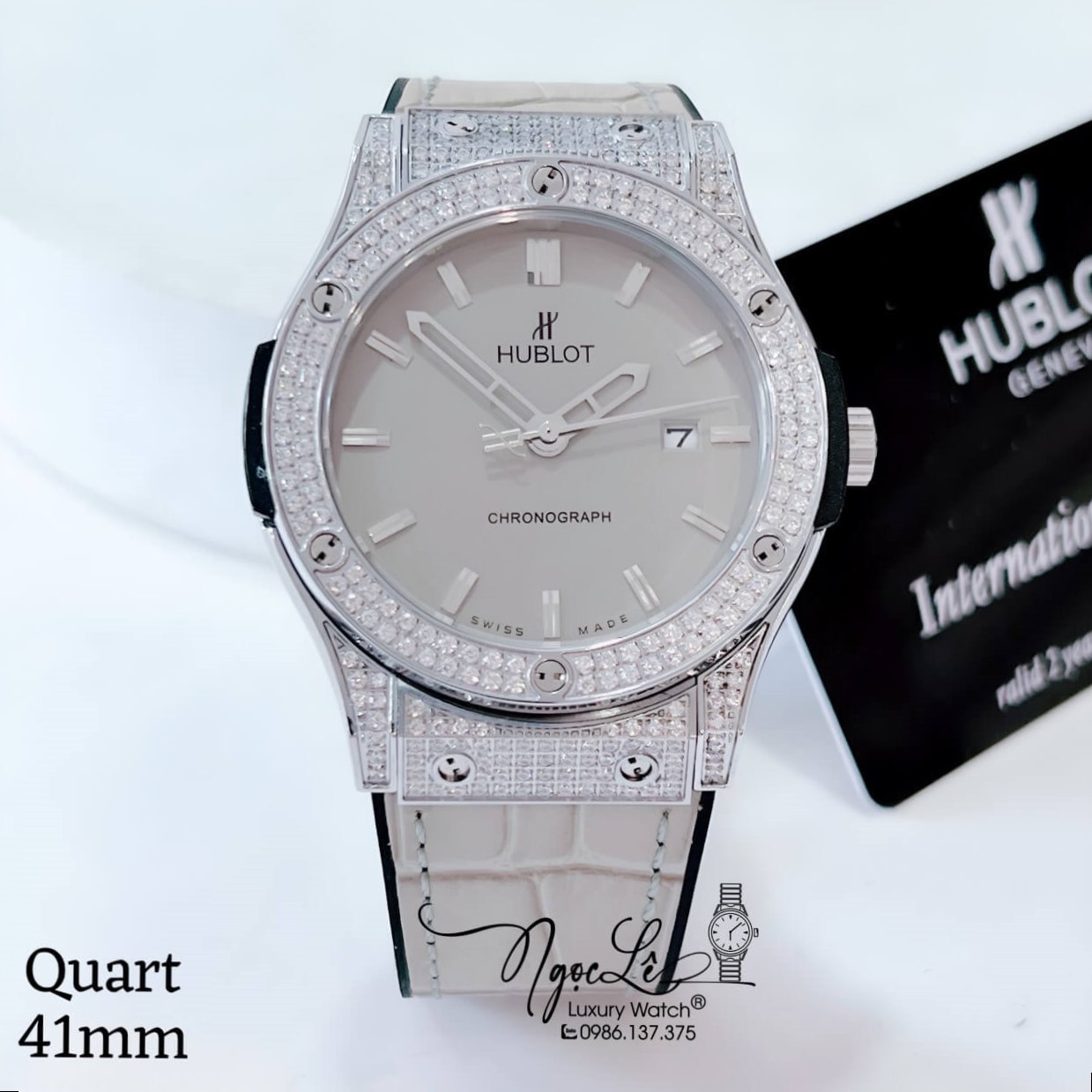 Đồng Hồ Hublot Classic Fusion Nam Dây Da Silicon Xám Đính Đá Mịn Vỏ Silver 41mm