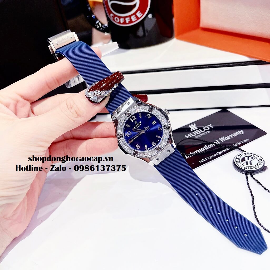 Đồng Hồ Hublot Classic Fusion Nữ Dây Silicon Xanh Dương 34mm Đính Đá