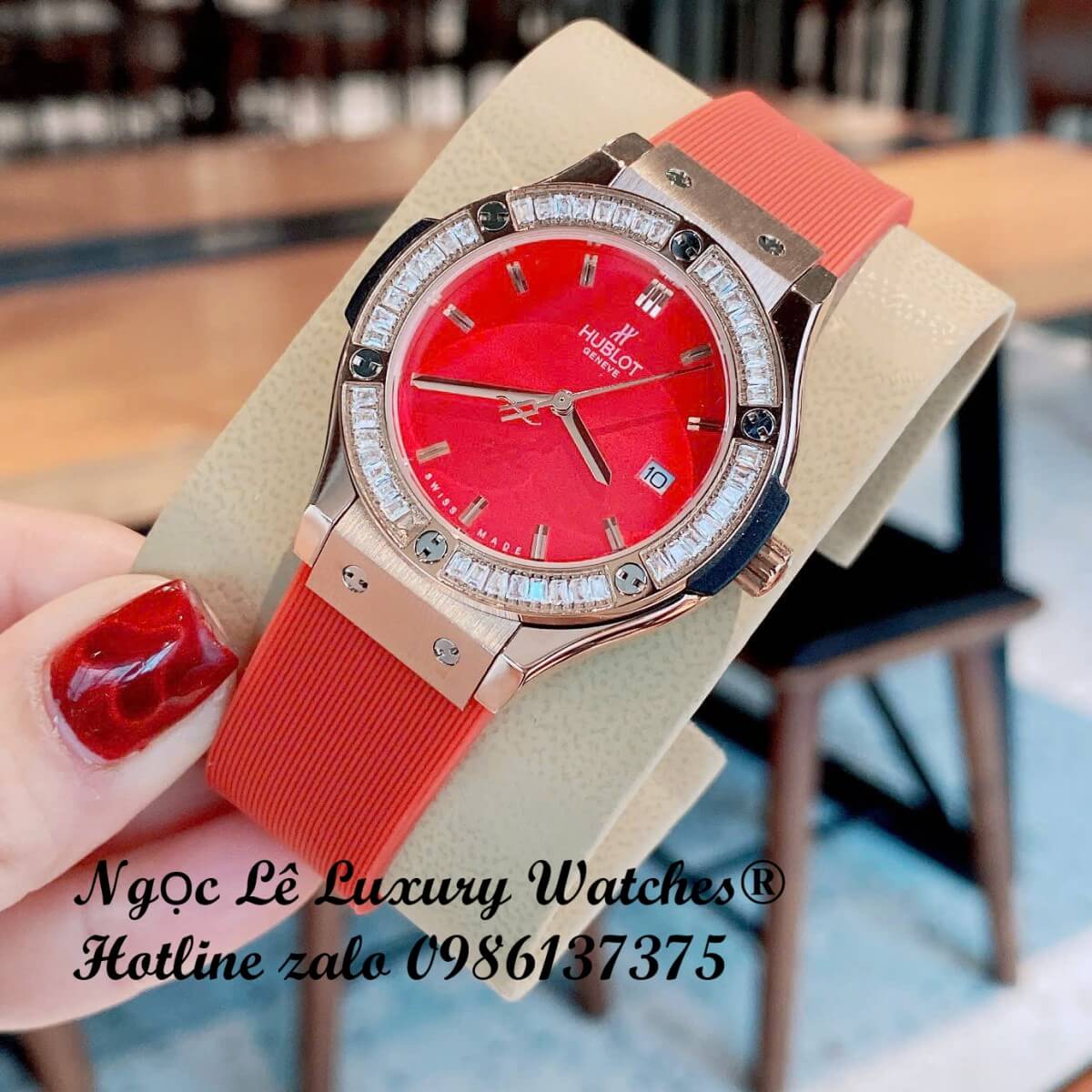 Đồng Hồ Hublot Classic Fusion Nữ Dây Cao Su Đỏ Vỏ Rose Viền Đá Size 34mm - Quartz