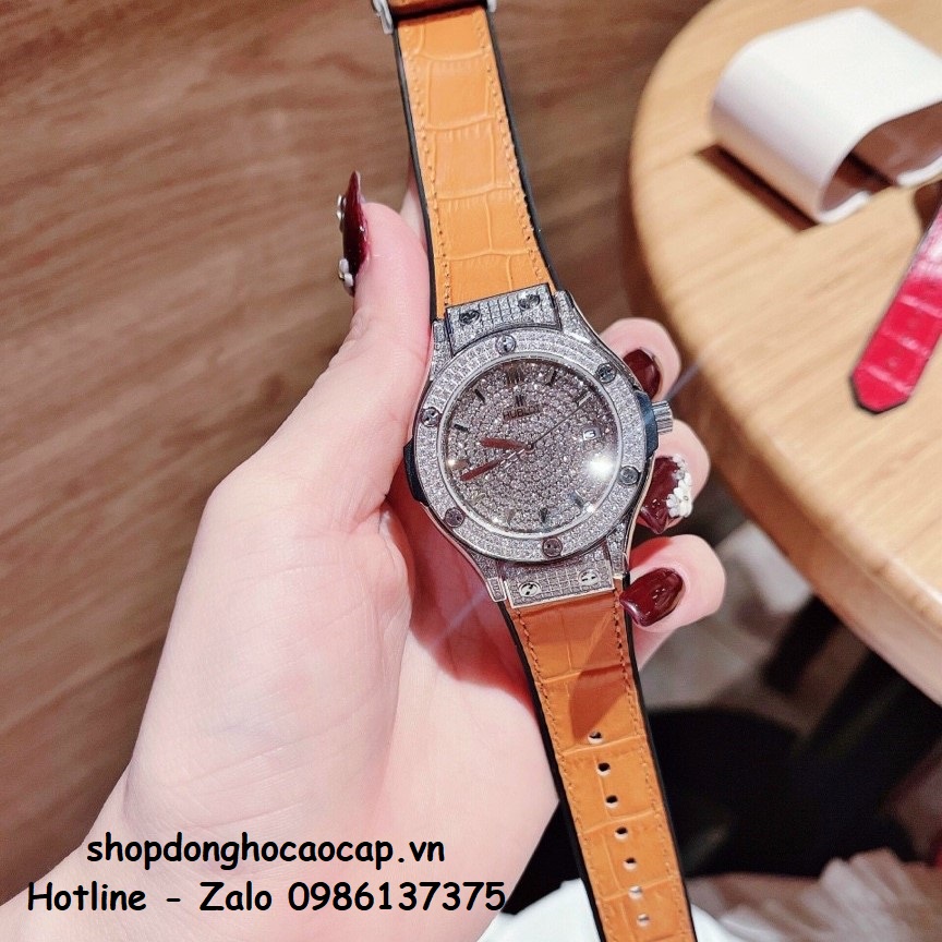Đồng Hồ Hublot Classic Fusion Dây Da Silicon Cam Đính Đá Bạc