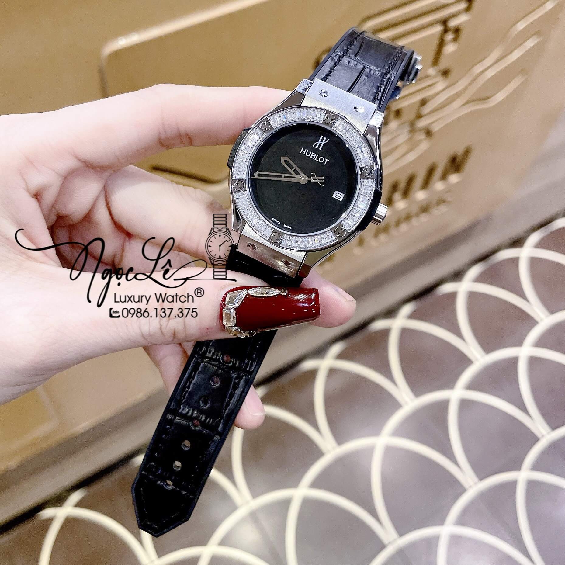 Đồng Hồ Hublot Classic Fusion Nữ Dây Silicon Đen Đính Đá Silver Size 34mm