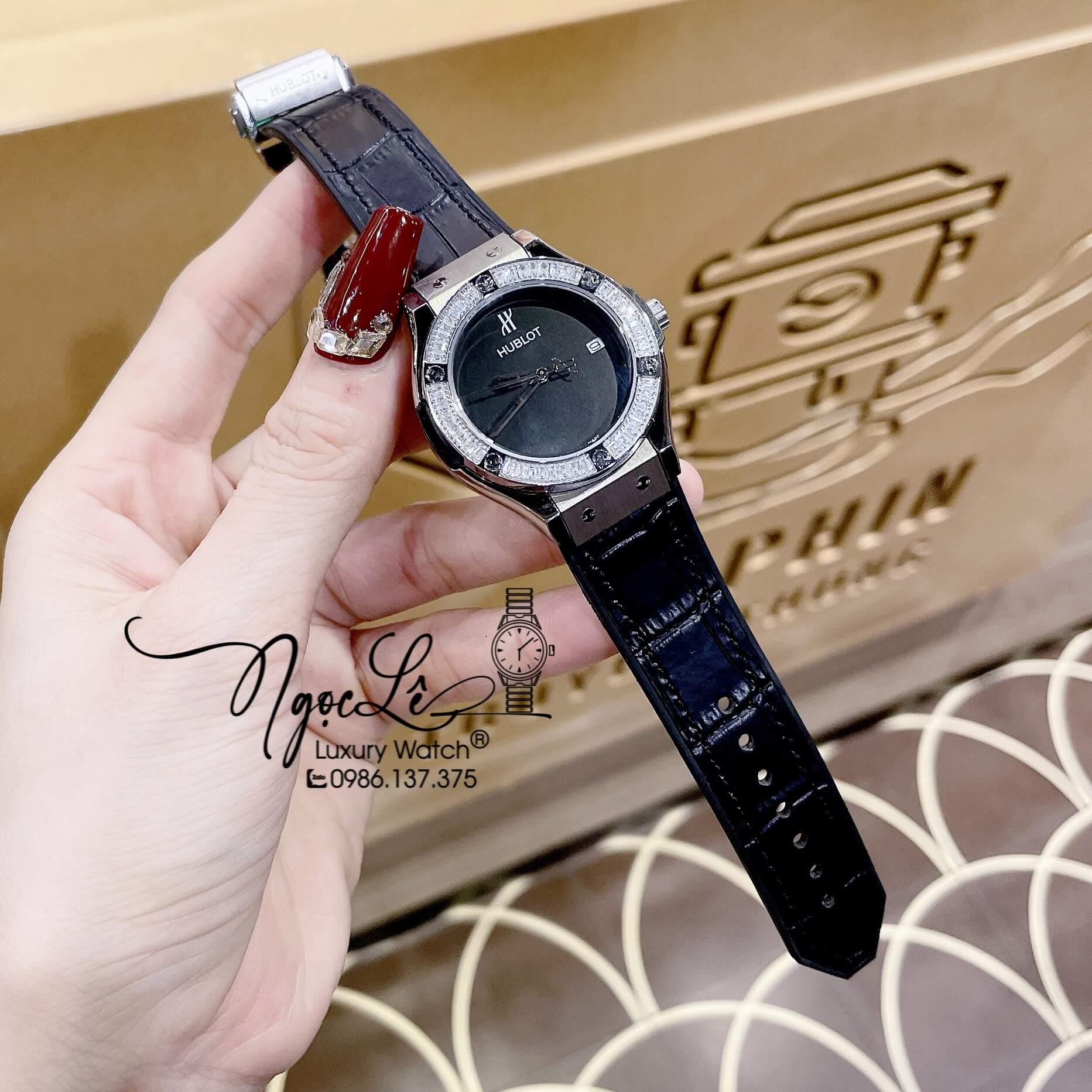 Đồng Hồ Hublot Classic Fusion Nữ Dây Silicon Đen Đính Đá Silver Size 34mm