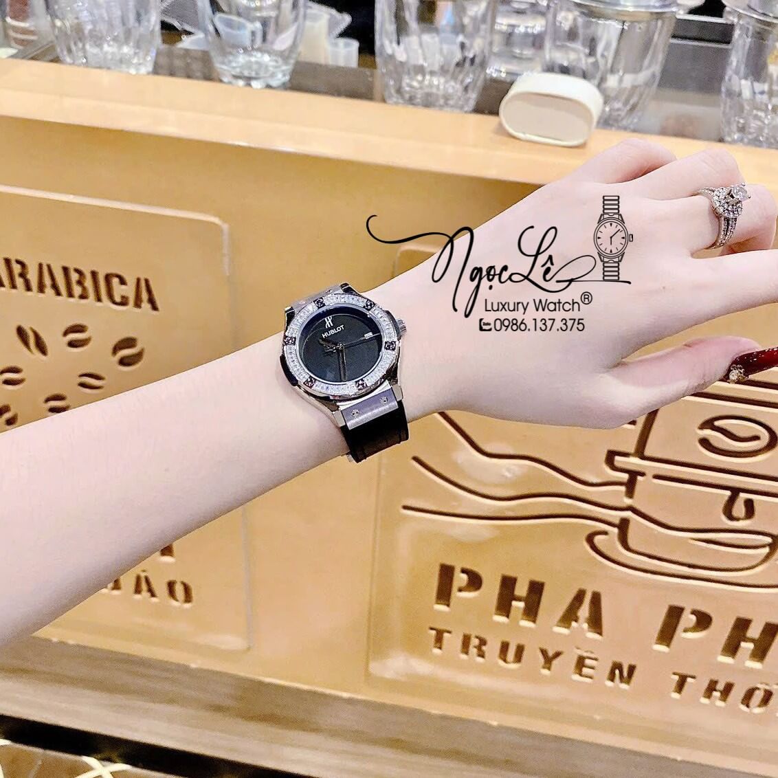 Đồng Hồ Hublot Classic Fusion Nữ Dây Silicon Đen Đính Đá Silver Size 34mm