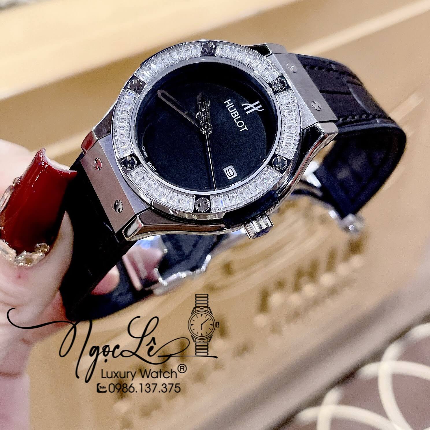 Đồng Hồ Hublot Classic Fusion Nữ Dây Silicon Đen Đính Đá Silver Size 34mm