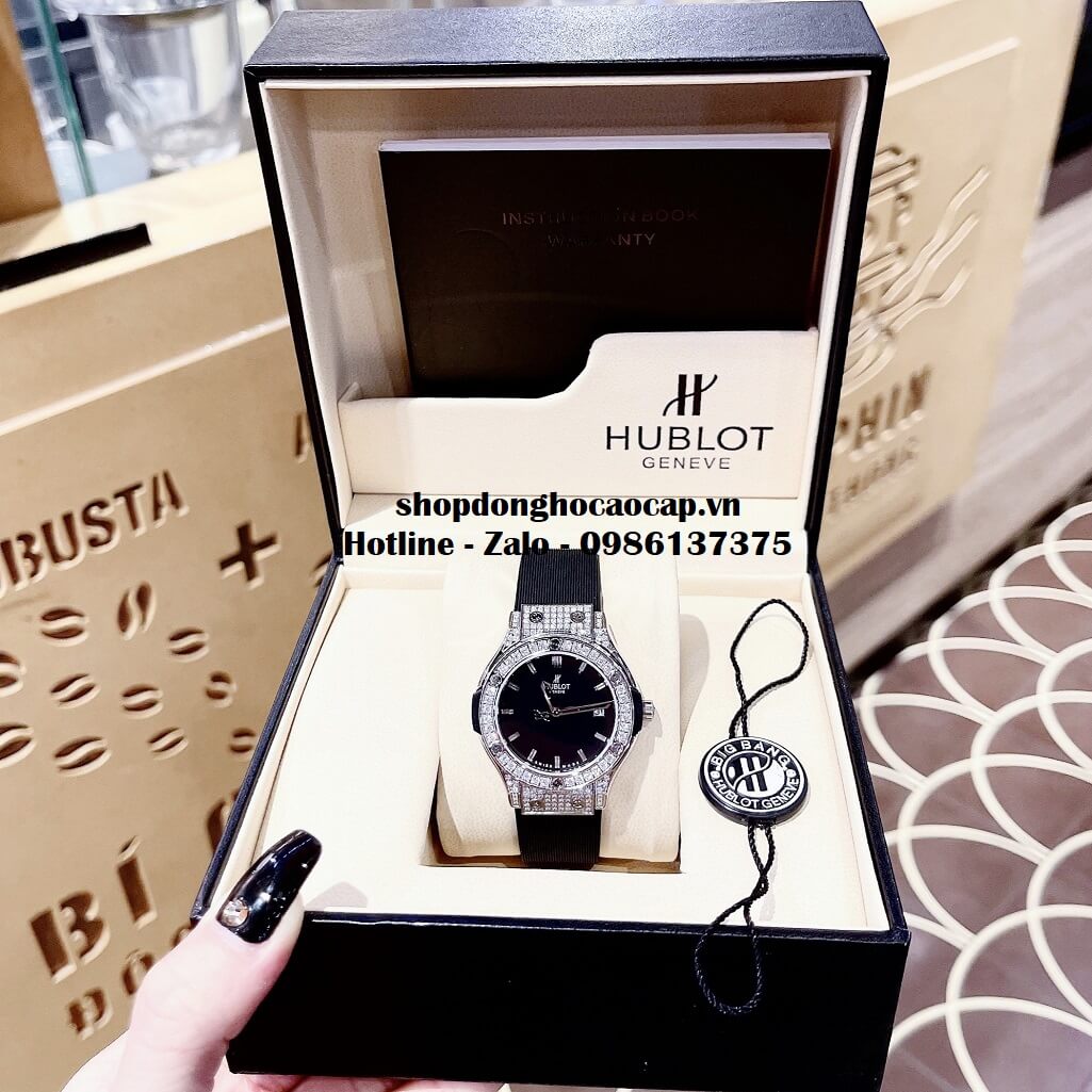 Đồng Hồ Hublot Classic Fusion Nữ Silicon Đen Đính Đá Bạc 34mm