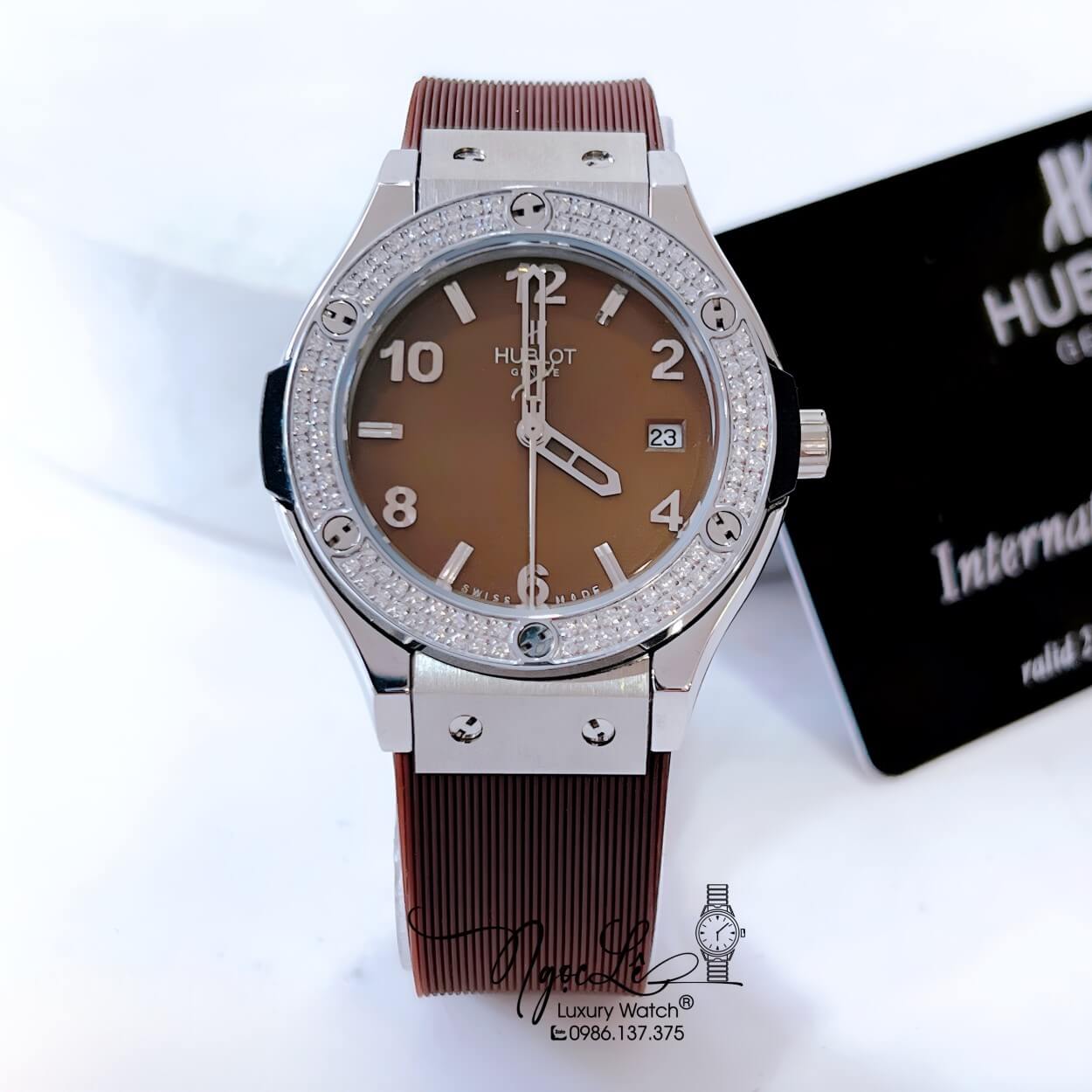 Đồng Hồ Hublot Classic Fusion Nữ Đính Đá Dây Silicon Nâu Vỏ Silver 34mm