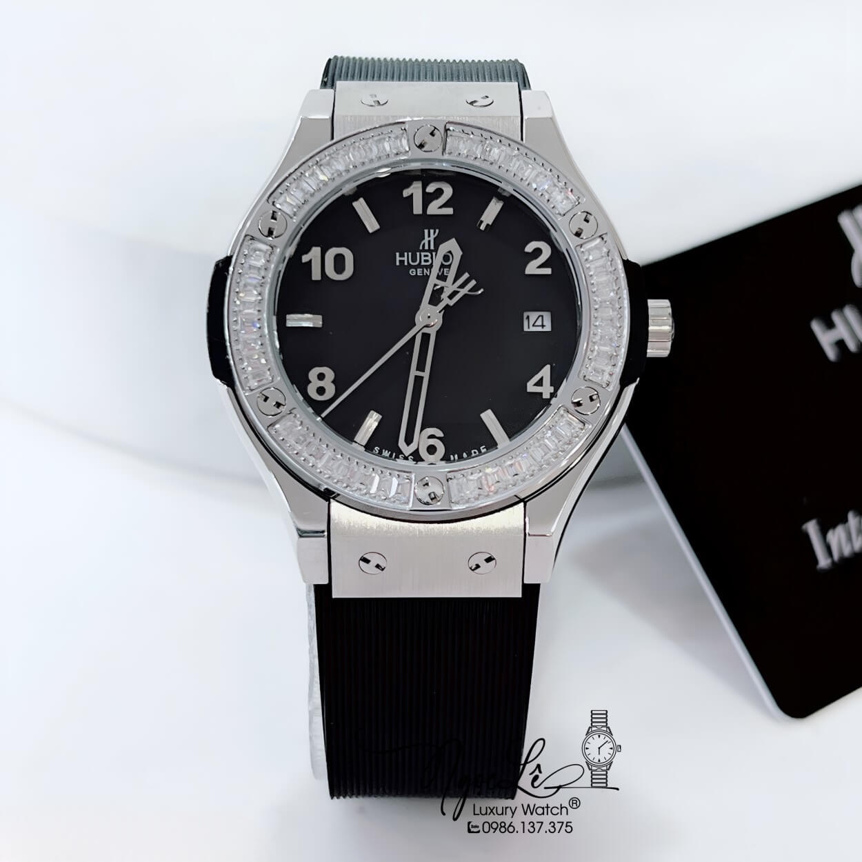 Đồng Hồ Hublot Classic Fusion Nữ Đính Đá Ống Dây Silicon Đen Vỏ Silver 34mm