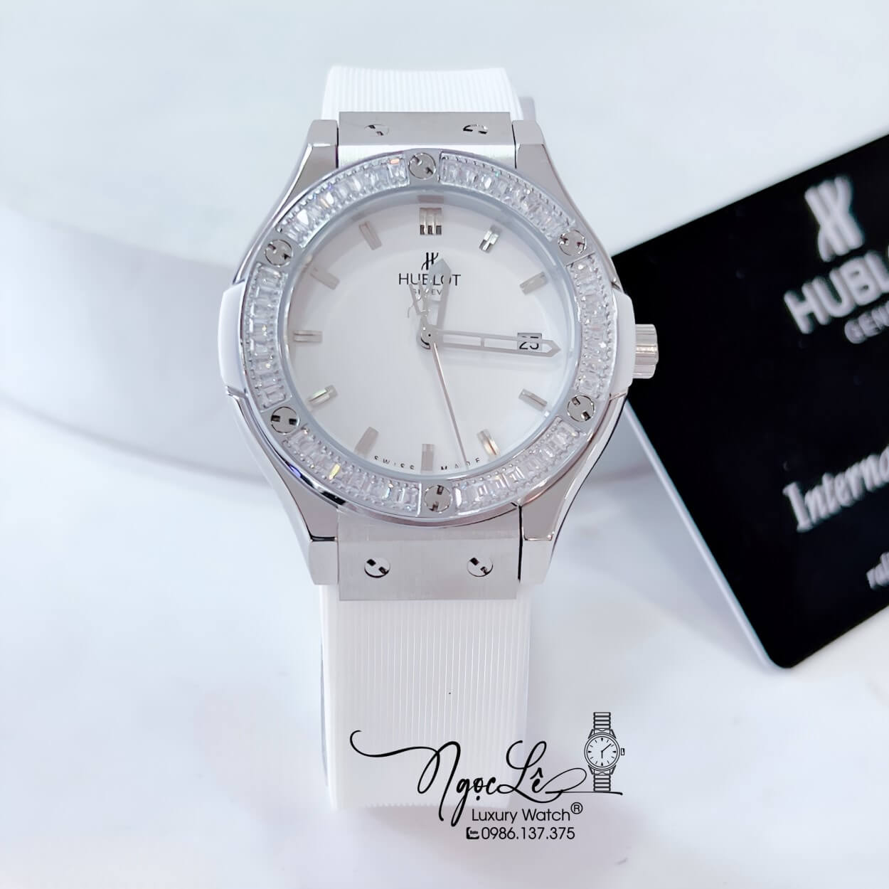 Đồng Hồ Hublot Classic Fusion Nữ Đính Đá Dây Silicon Trắng Vỏ Silver Size 34mm