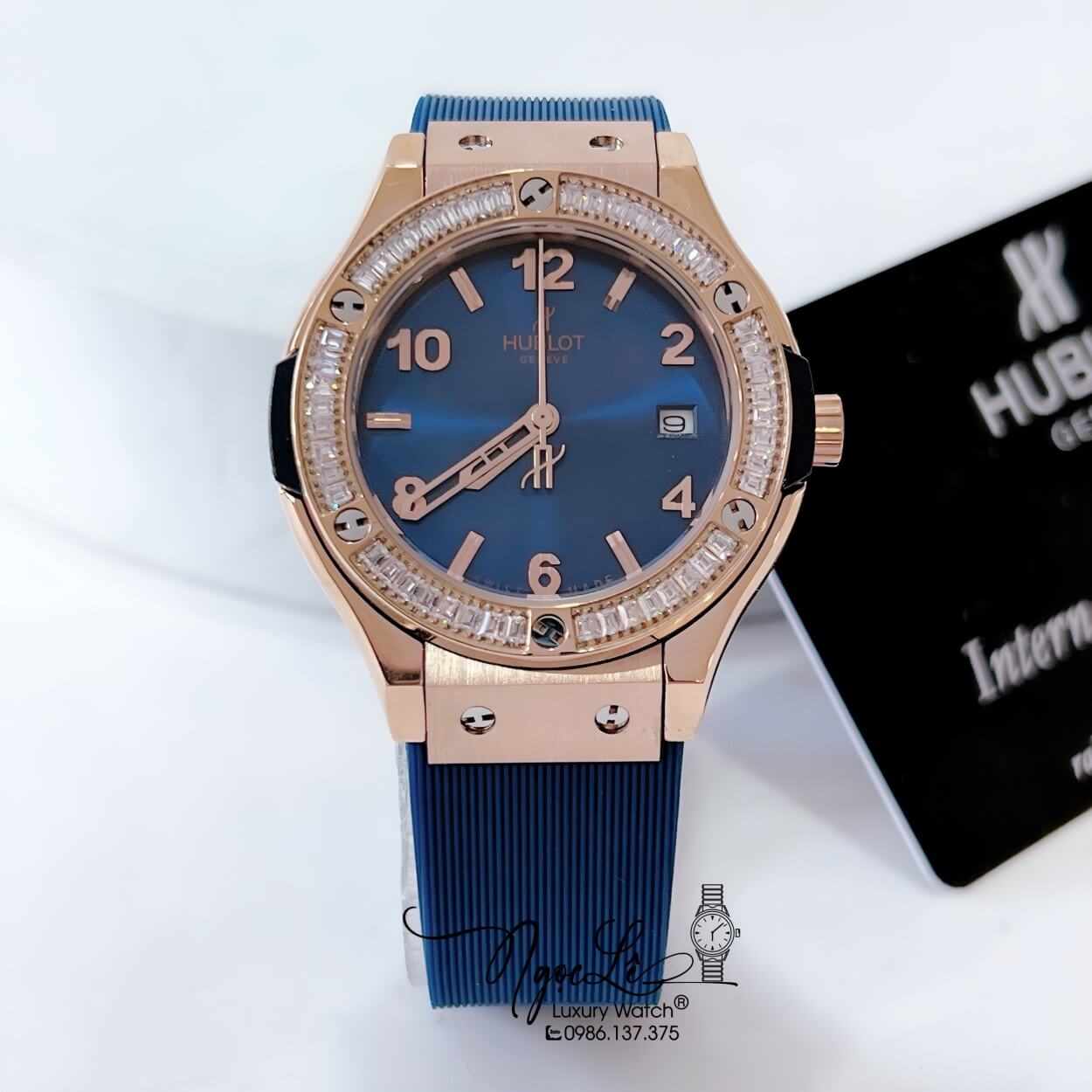 Đồng Hồ Hublot Classic Fusion Nữ Đính Đá Dây Silicon Xanh Navy Vỏ Rose Size 34mm