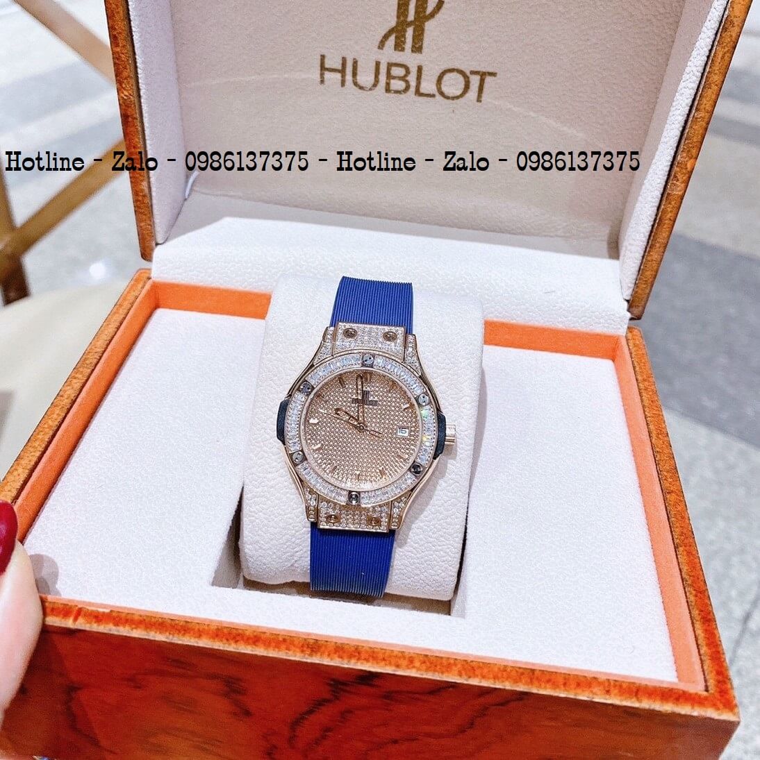 Đồng Hồ Nữ Hublot Silicon Xanh Đính Đá Siêu Cấp 34mm Rose