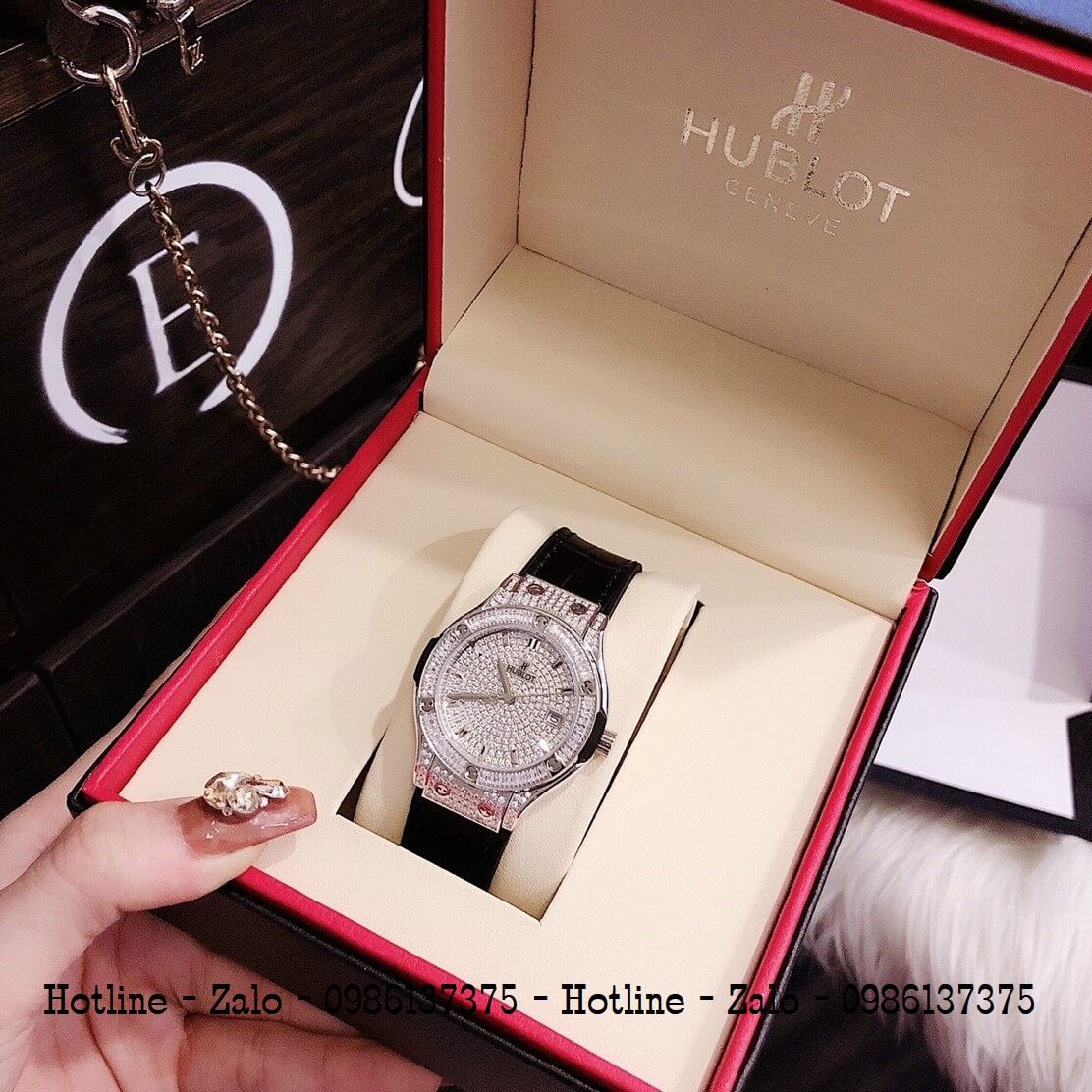 Đồng Hồ Hublot Đính Full Đá Nữ Da Silicon Đen 34mm Silver