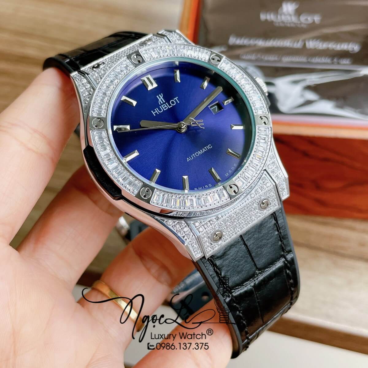 Đồng Hồ Nam Hublot Classic Fusion 42mm Dây Da Silicon Đen Mặt Xanh Vỏ Bạc Đính Đá
