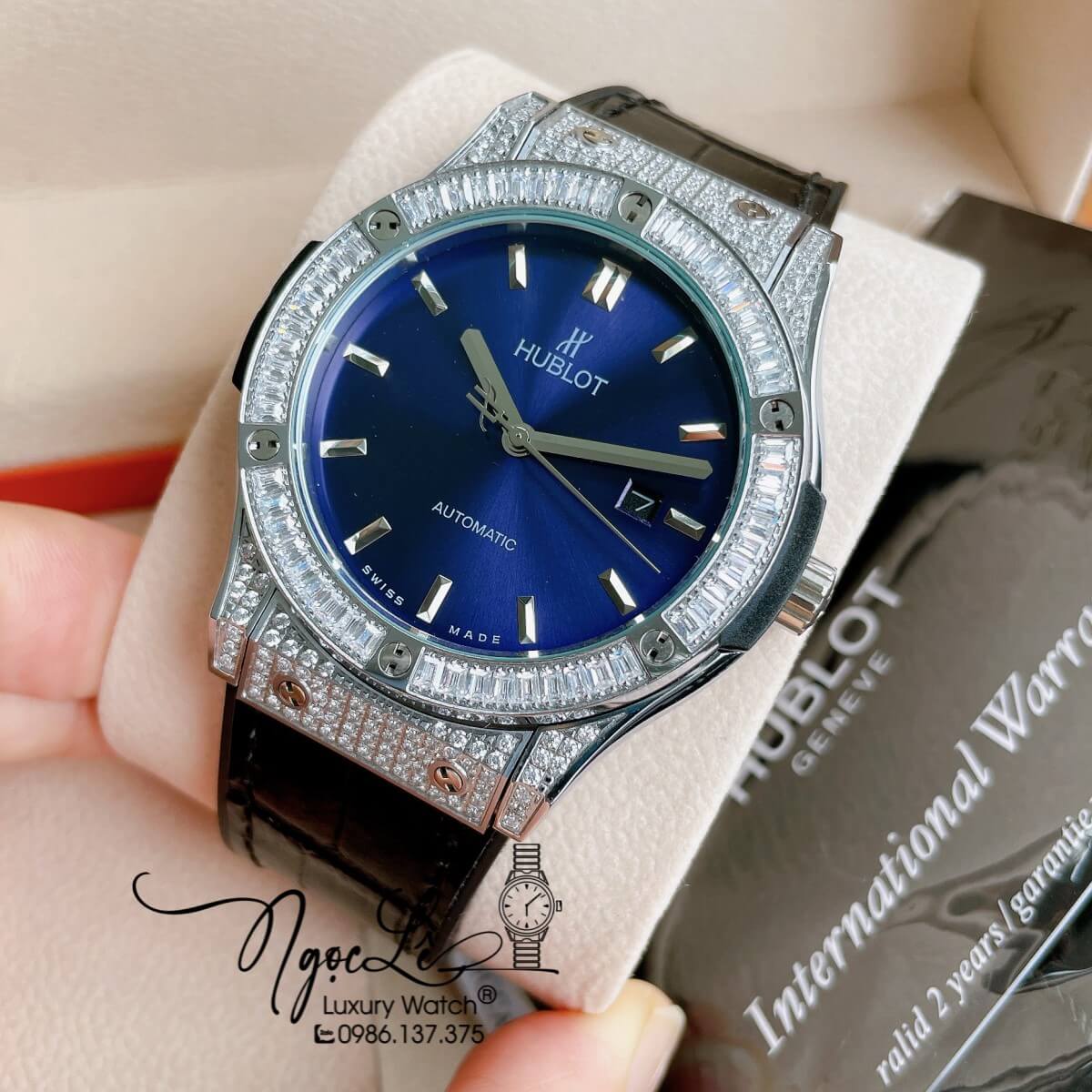 Đồng Hồ Nam Hublot Classic Fusion 42mm Dây Da Silicon Đen Mặt Xanh Vỏ Bạc Đính Đá