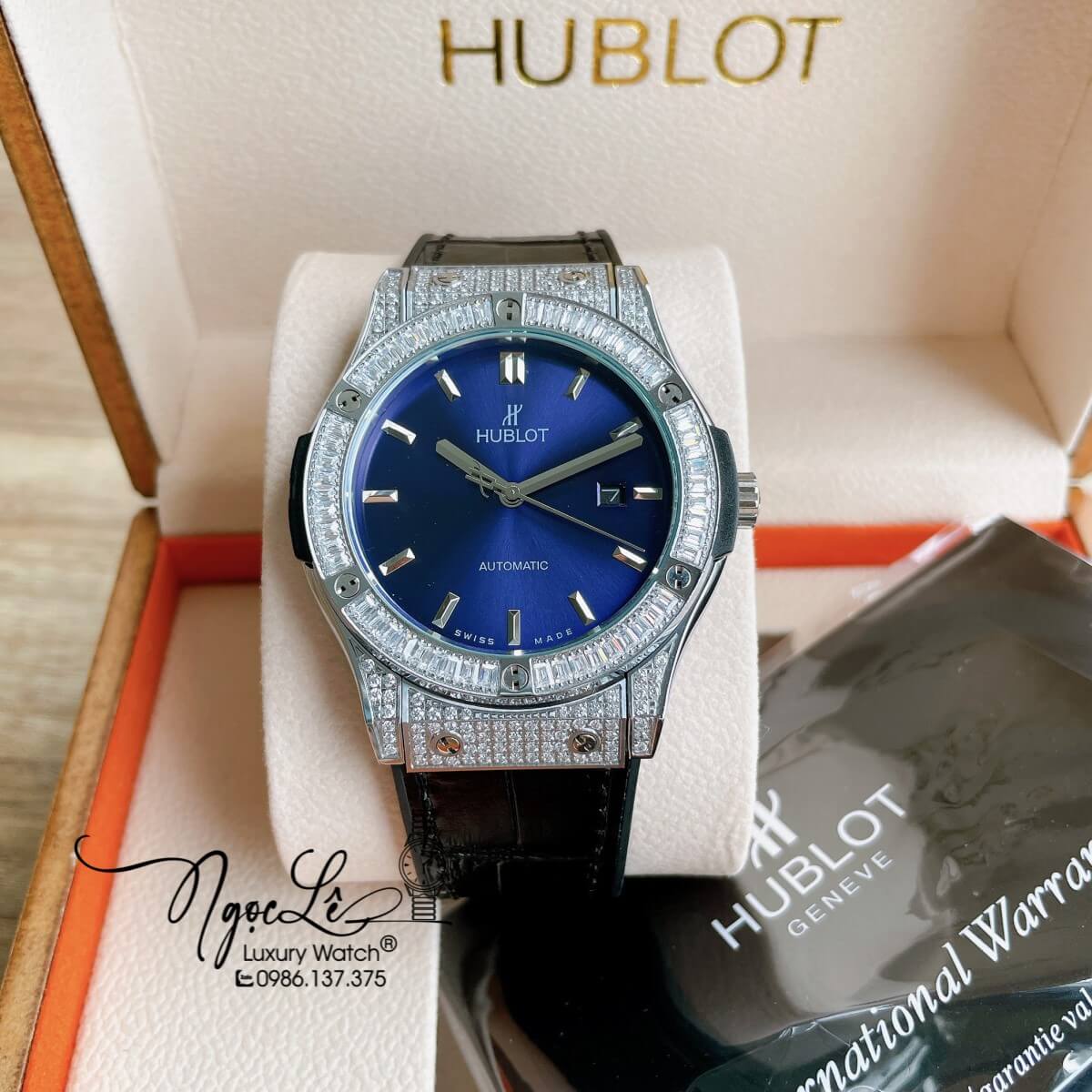 Đồng Hồ Nam Hublot Classic Fusion 42mm Dây Da Silicon Đen Mặt Xanh Vỏ Bạc Đính Đá