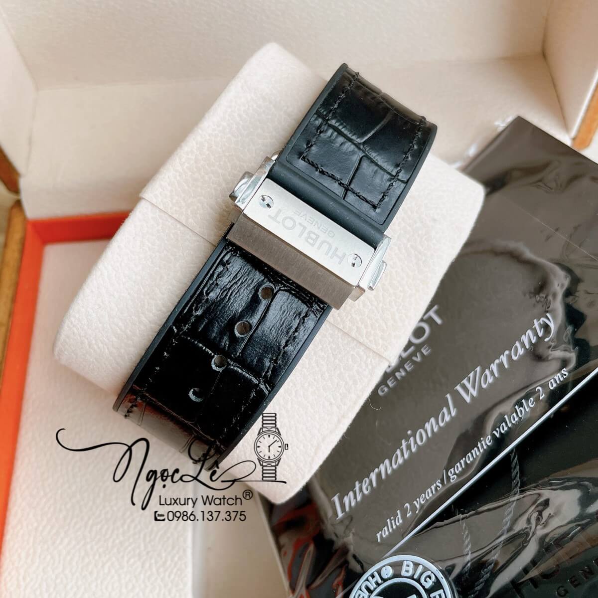 Đồng Hồ Nam Hublot Classic Fusion 42mm Dây Da Silicon Đen Mặt Xanh Vỏ Bạc Đính Đá