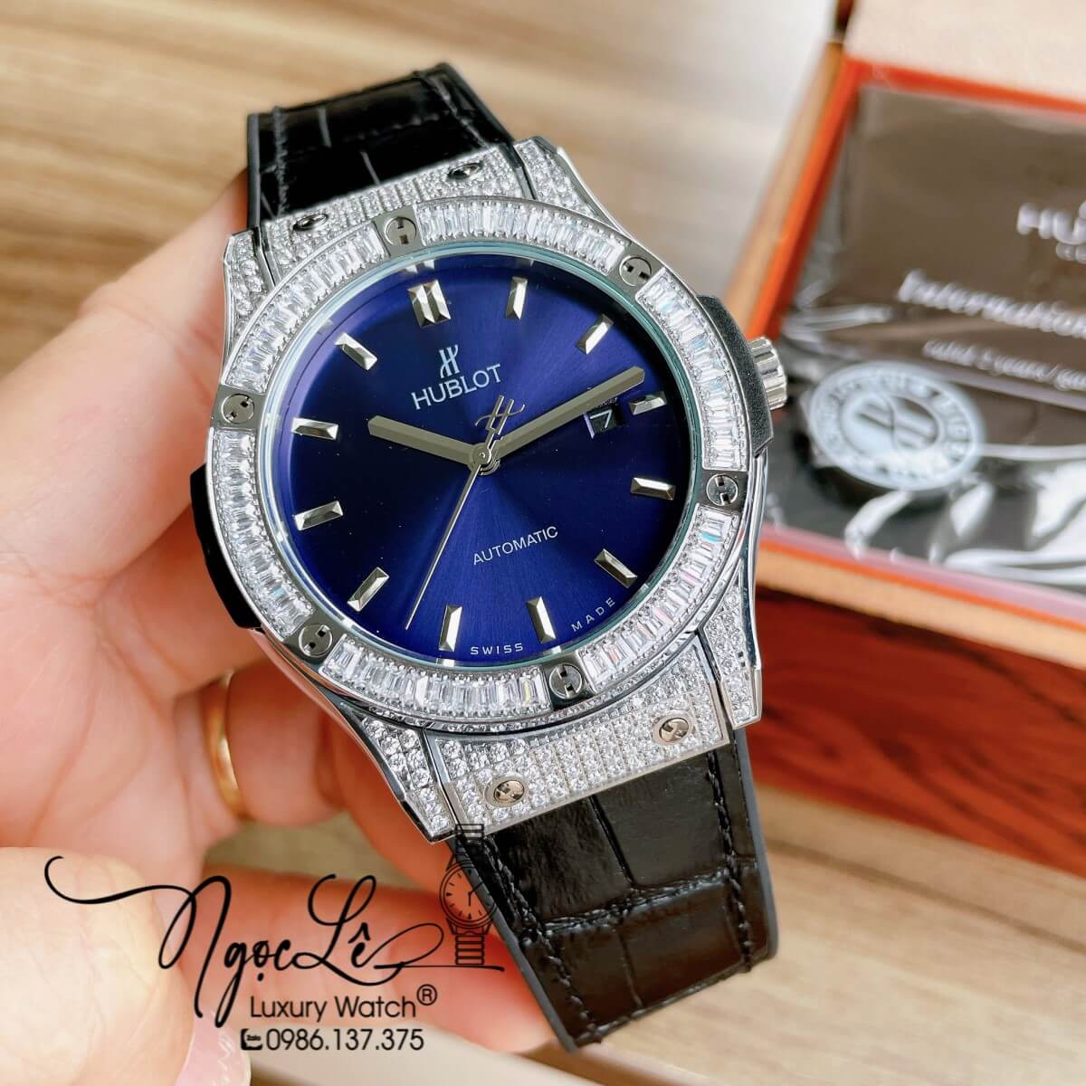 Đồng Hồ Nam Hublot Classic Fusion 42mm Dây Da Silicon Đen Mặt Xanh Vỏ Bạc Đính Đá