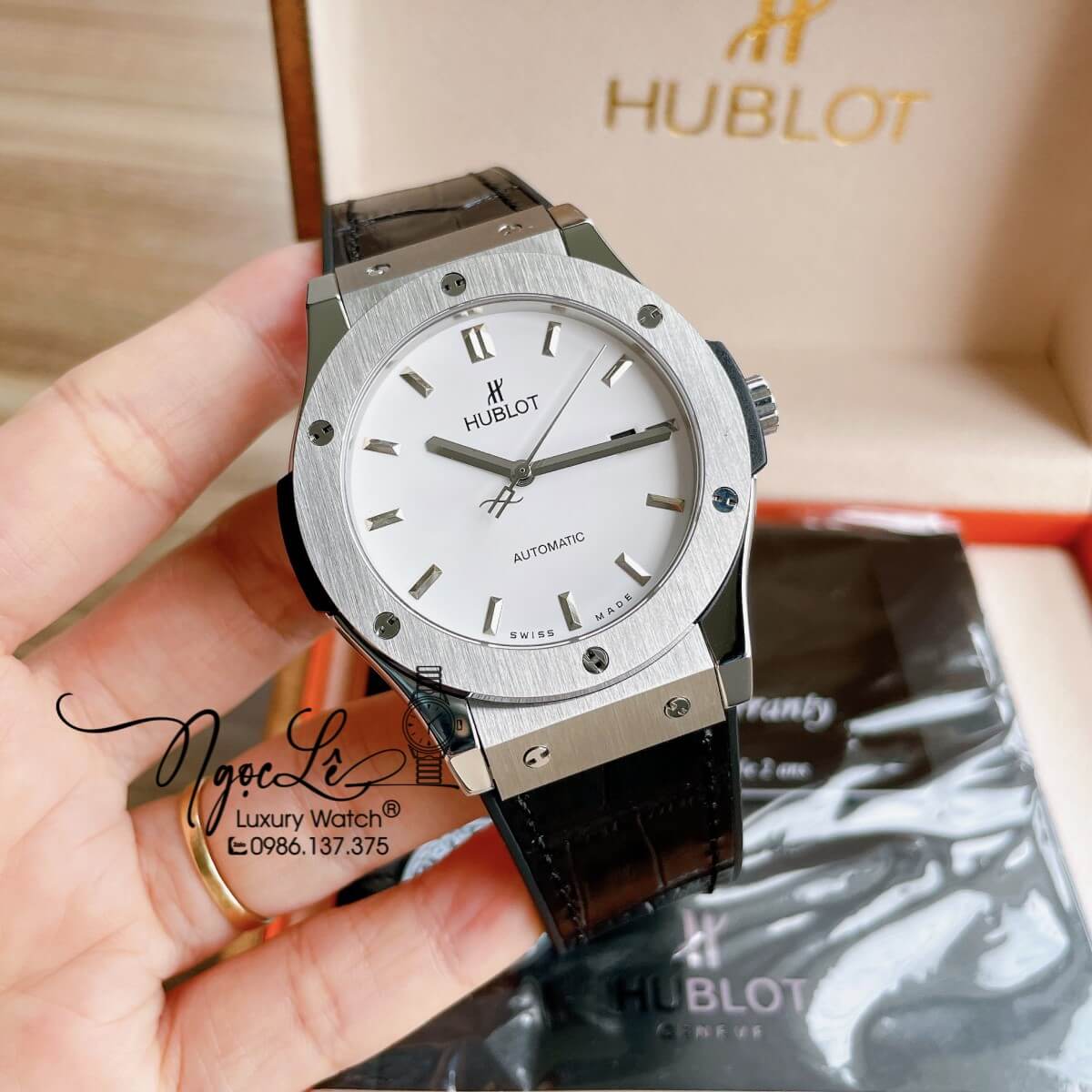 Đồng Hồ Nam Hublot Classic Fusion 42mm Dây Da Silicon Đen Mặt Trắng Vỏ Bạc