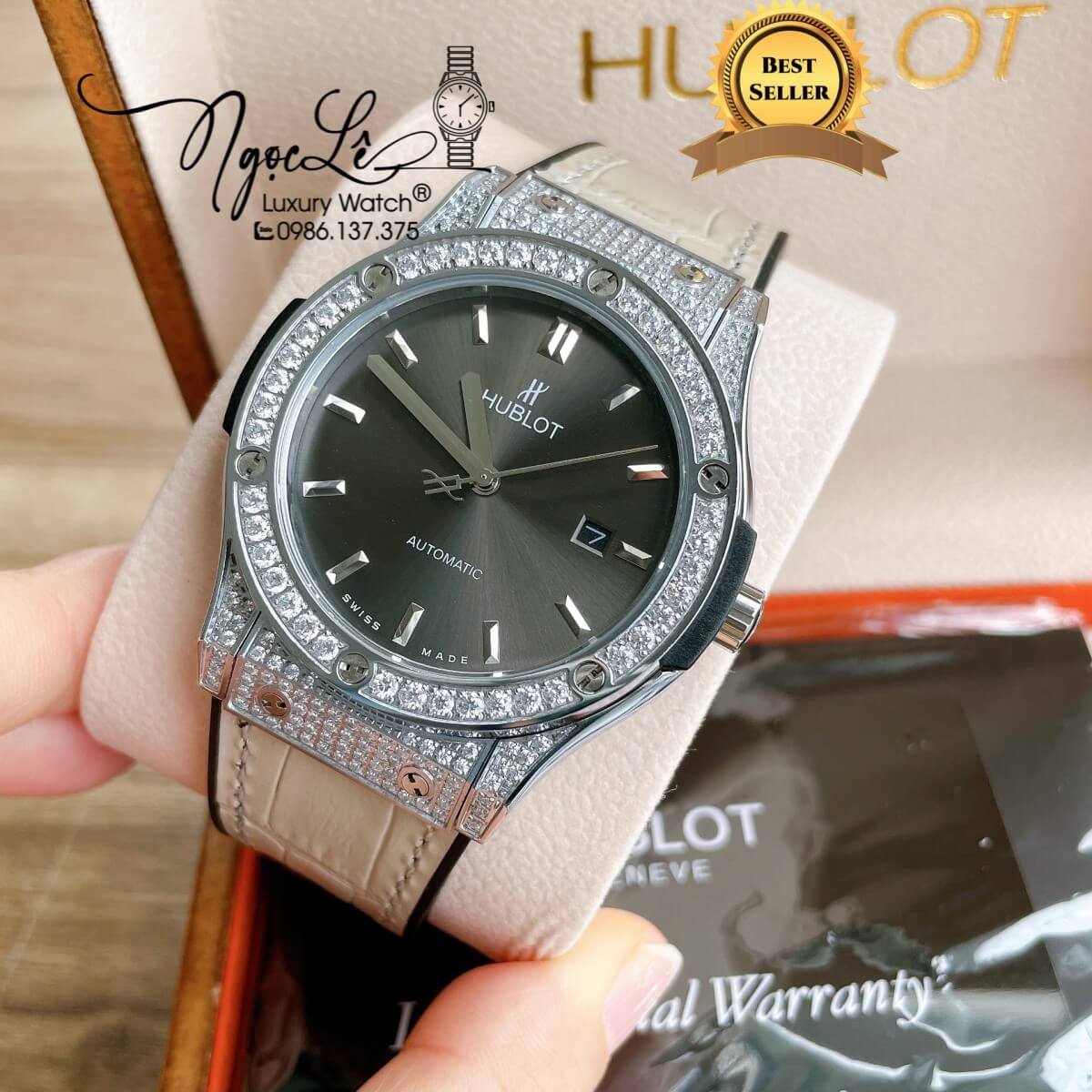 Đồng Hồ Nam Hublot Classic Fusion 42mm Dây Da Silicon Xám Vỏ Bạc Đính Đá