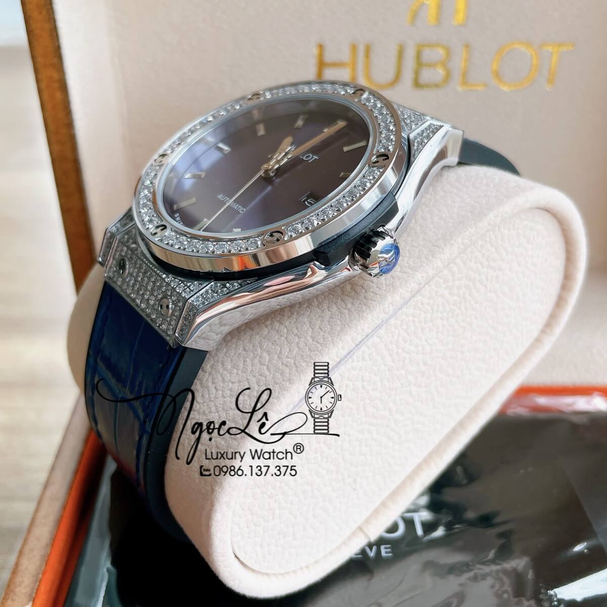 Đồng Hồ Nam Hublot Classic Fusion 42mm Dây Da Silicon Xanh Vỏ Bạc Đính Đá