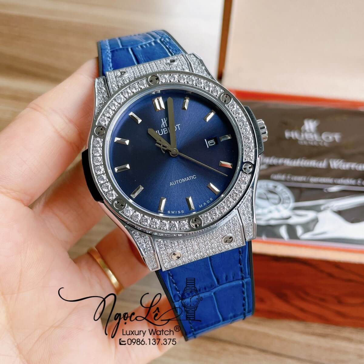 Đồng Hồ Nam Hublot Classic Fusion 42mm Dây Da Silicon Xanh Vỏ Bạc Đính Đá