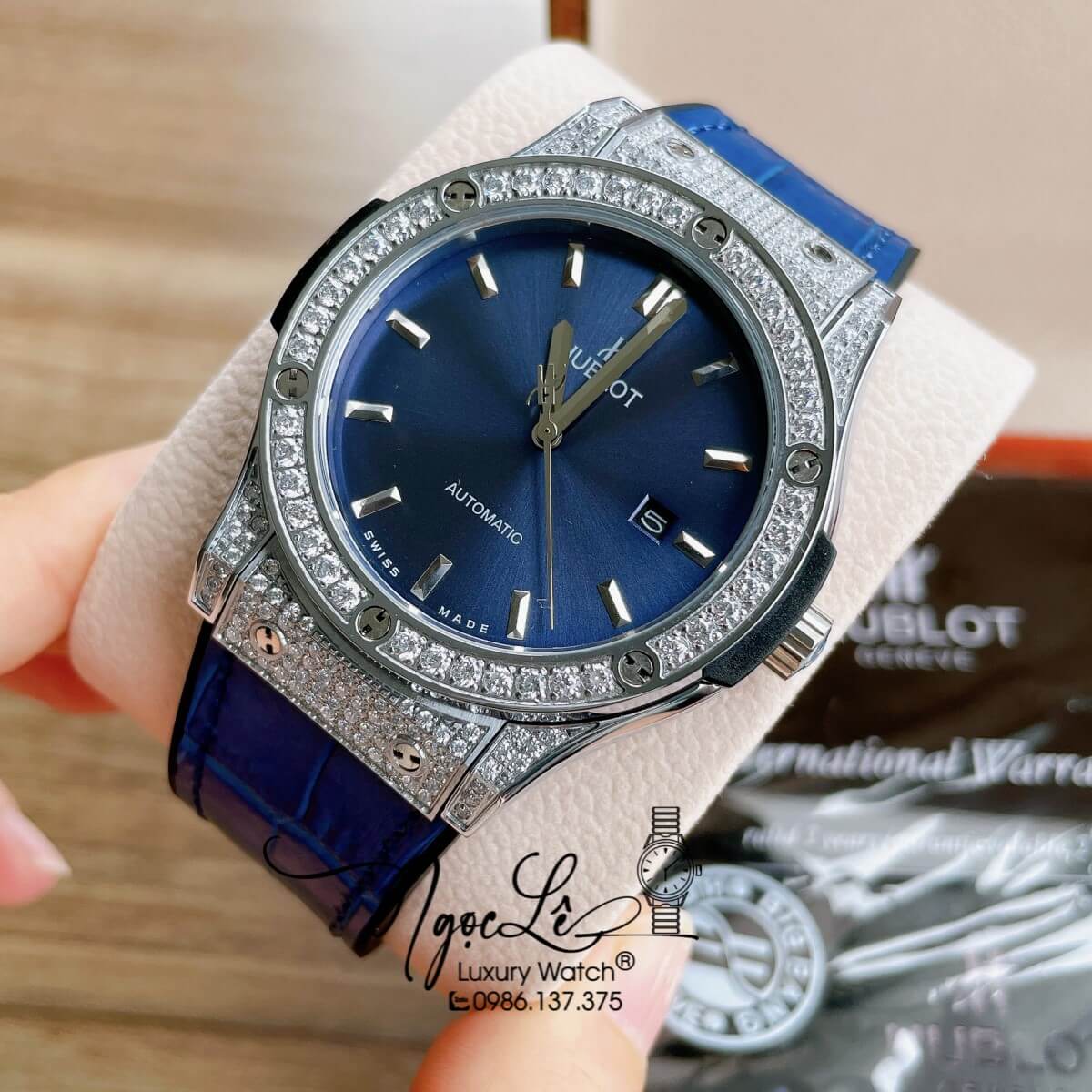 Đồng Hồ Nam Hublot Classic Fusion 42mm Dây Da Silicon Xanh Vỏ Bạc Đính Đá